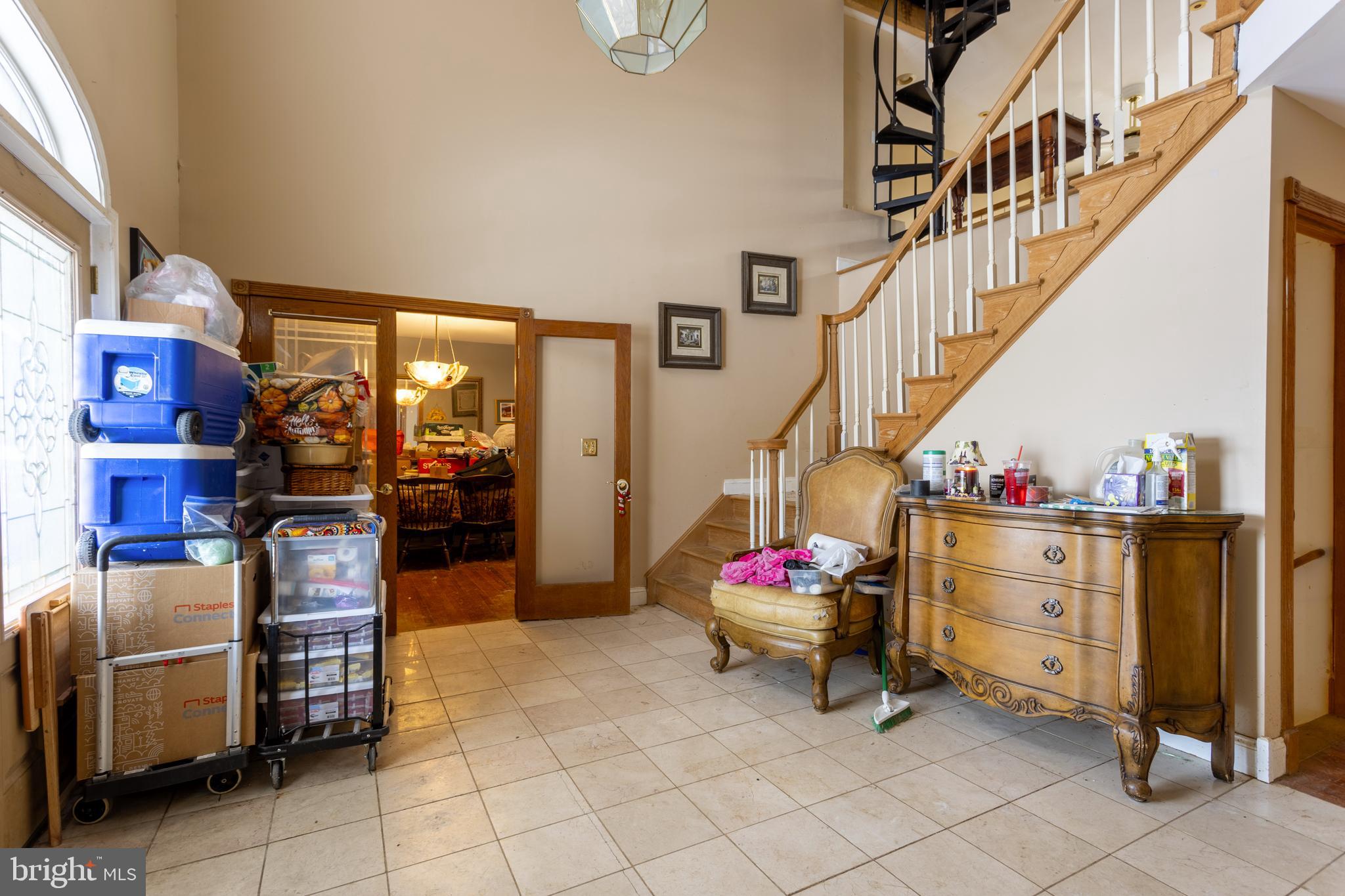 TAYLORS POINTE - Residential