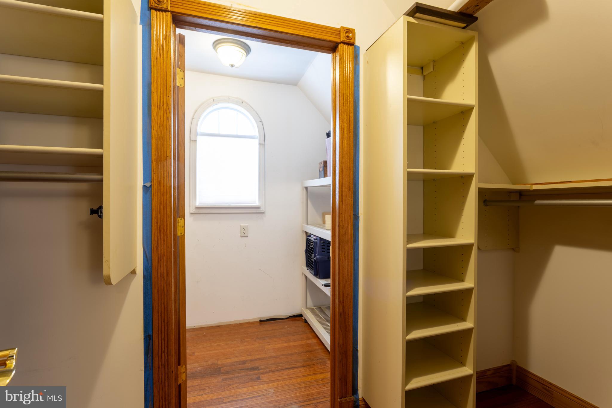 TAYLORS POINTE - Residential