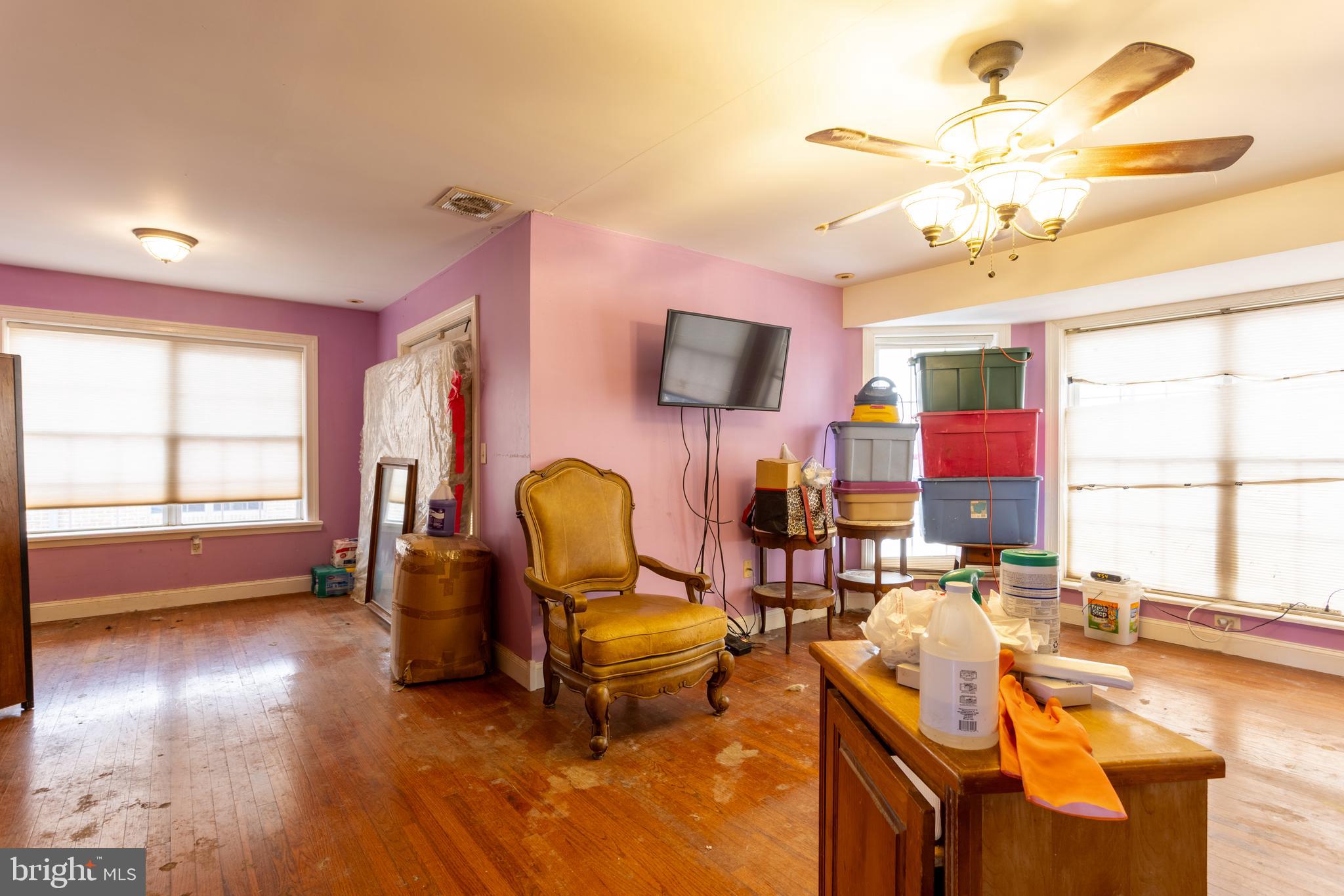 TAYLORS POINTE - Residential