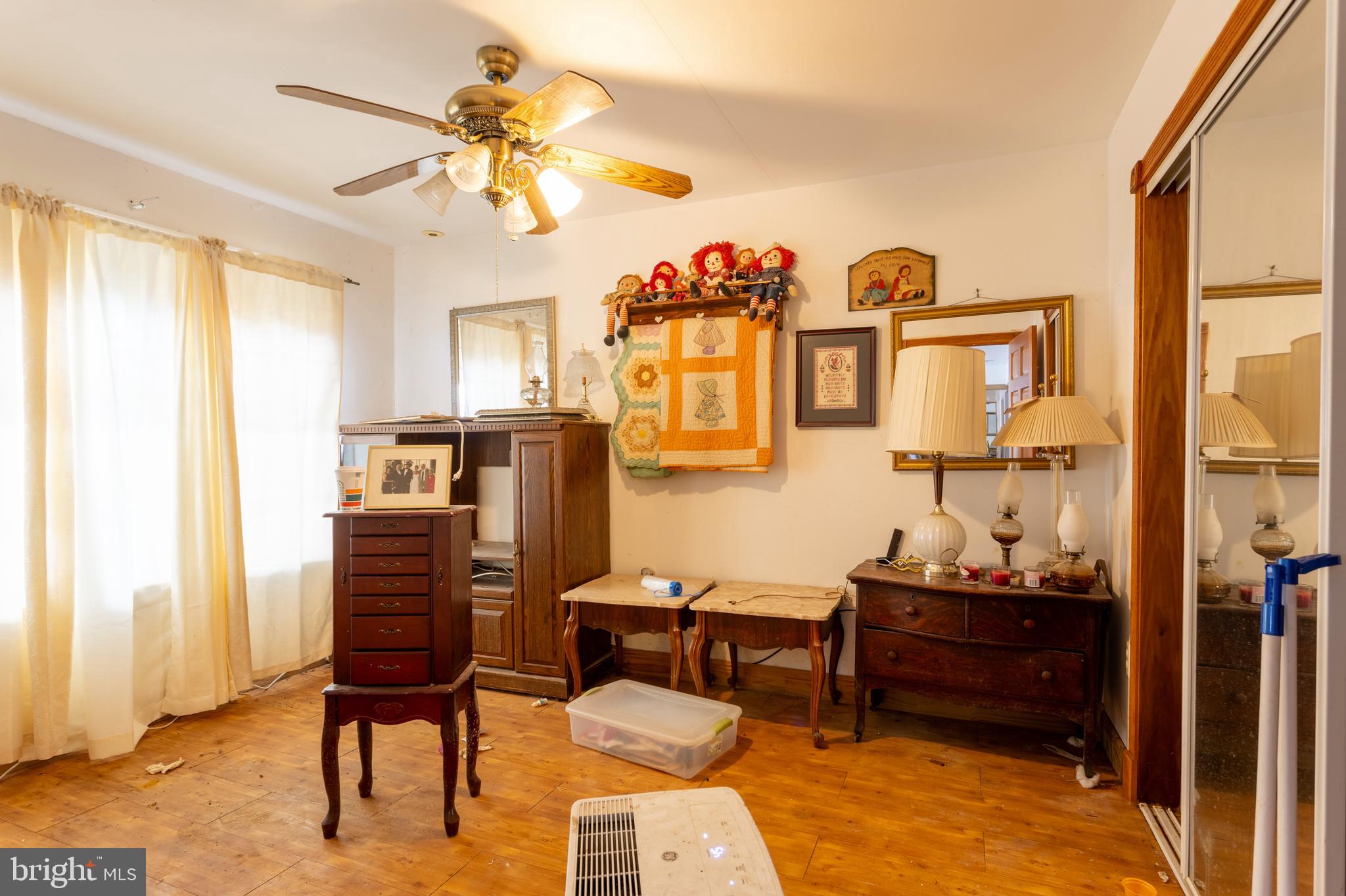 TAYLORS POINTE - Residential