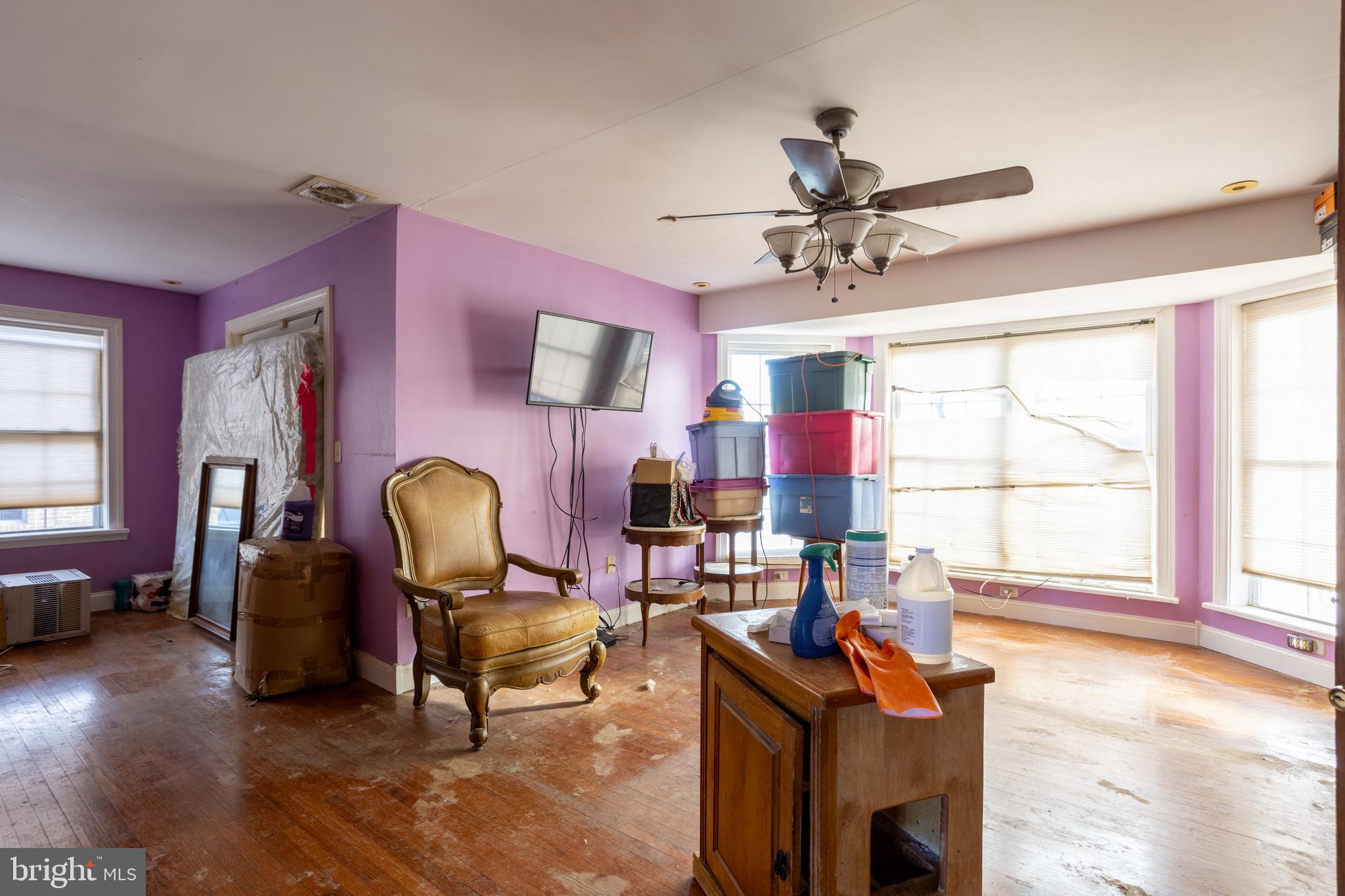 TAYLORS POINTE - Residential