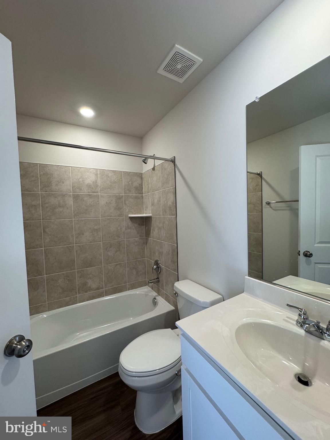 WILLOW GLEN - Residential Lease