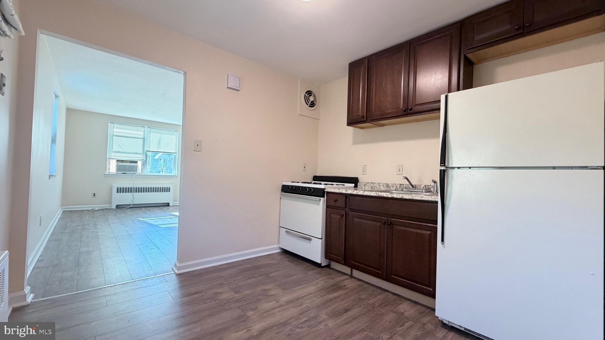 BURHOLME - Residential Lease