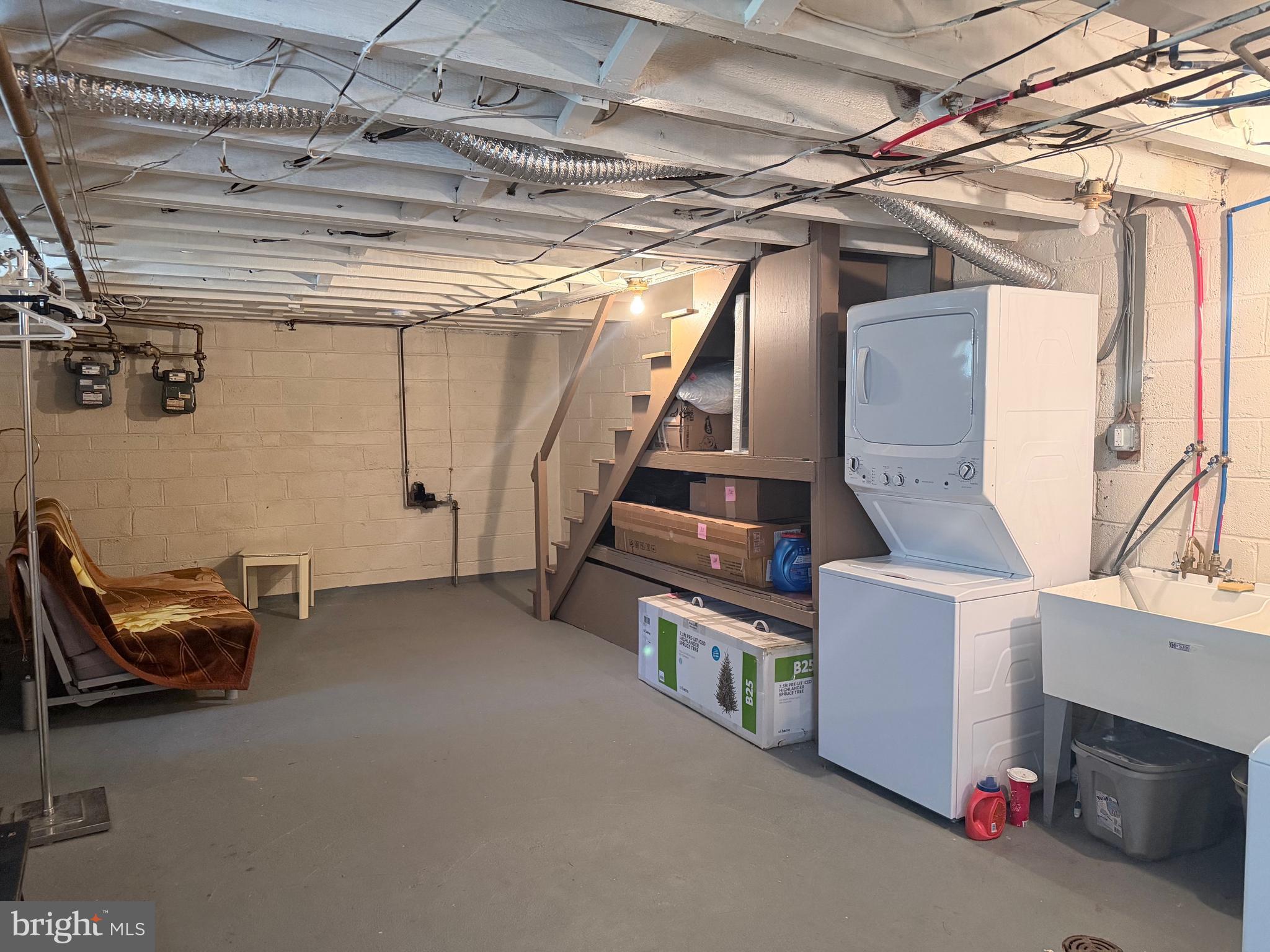 BURHOLME - Residential Lease