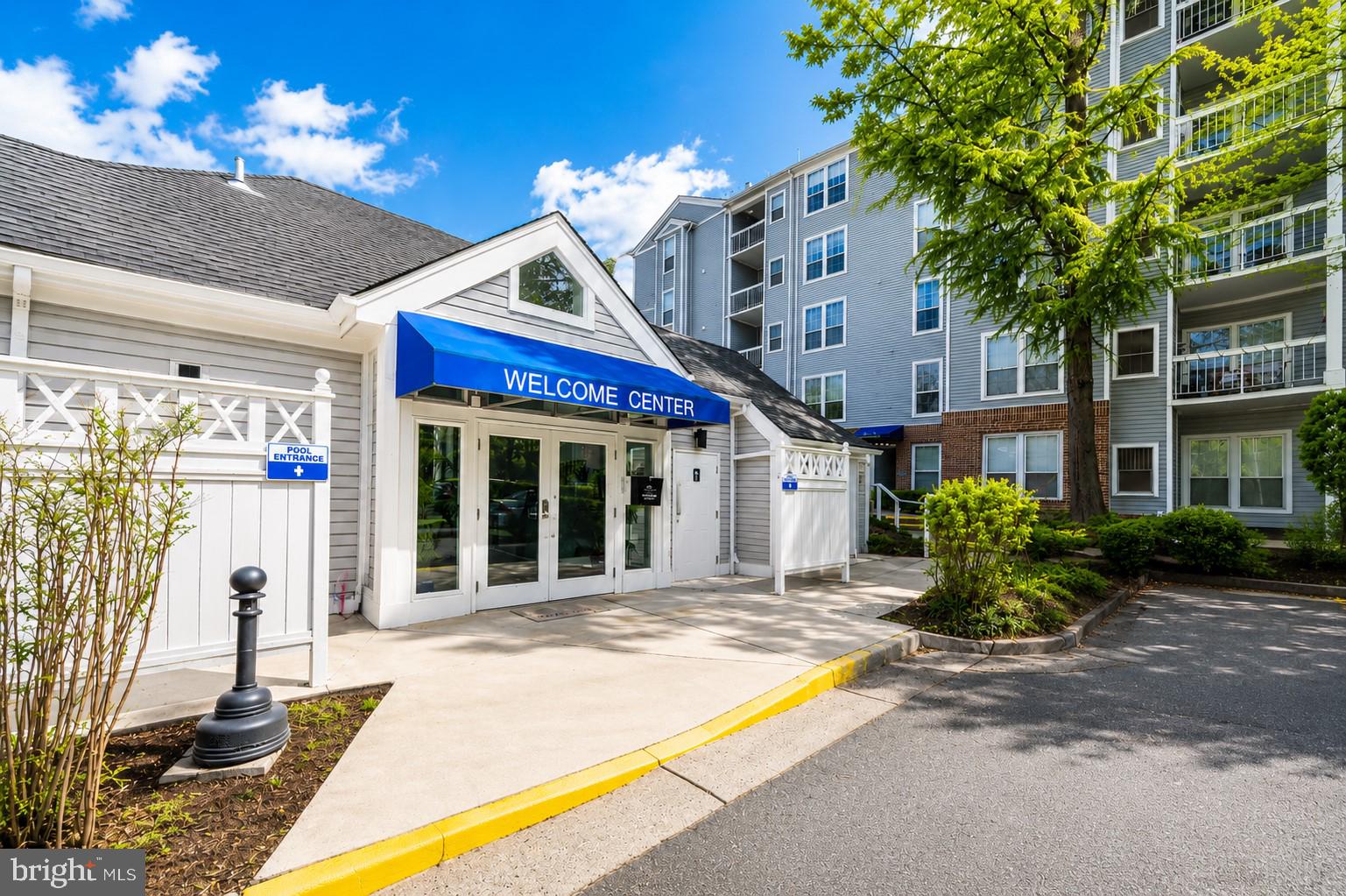 FOUR WINDS AT OAKTON - Residential
