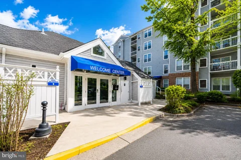 10300 Appalachian Circle Unit 109, Oakton, VA MLS: VAFX2310948