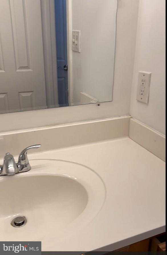 FOUR WINDS AT OAKTON - Residential