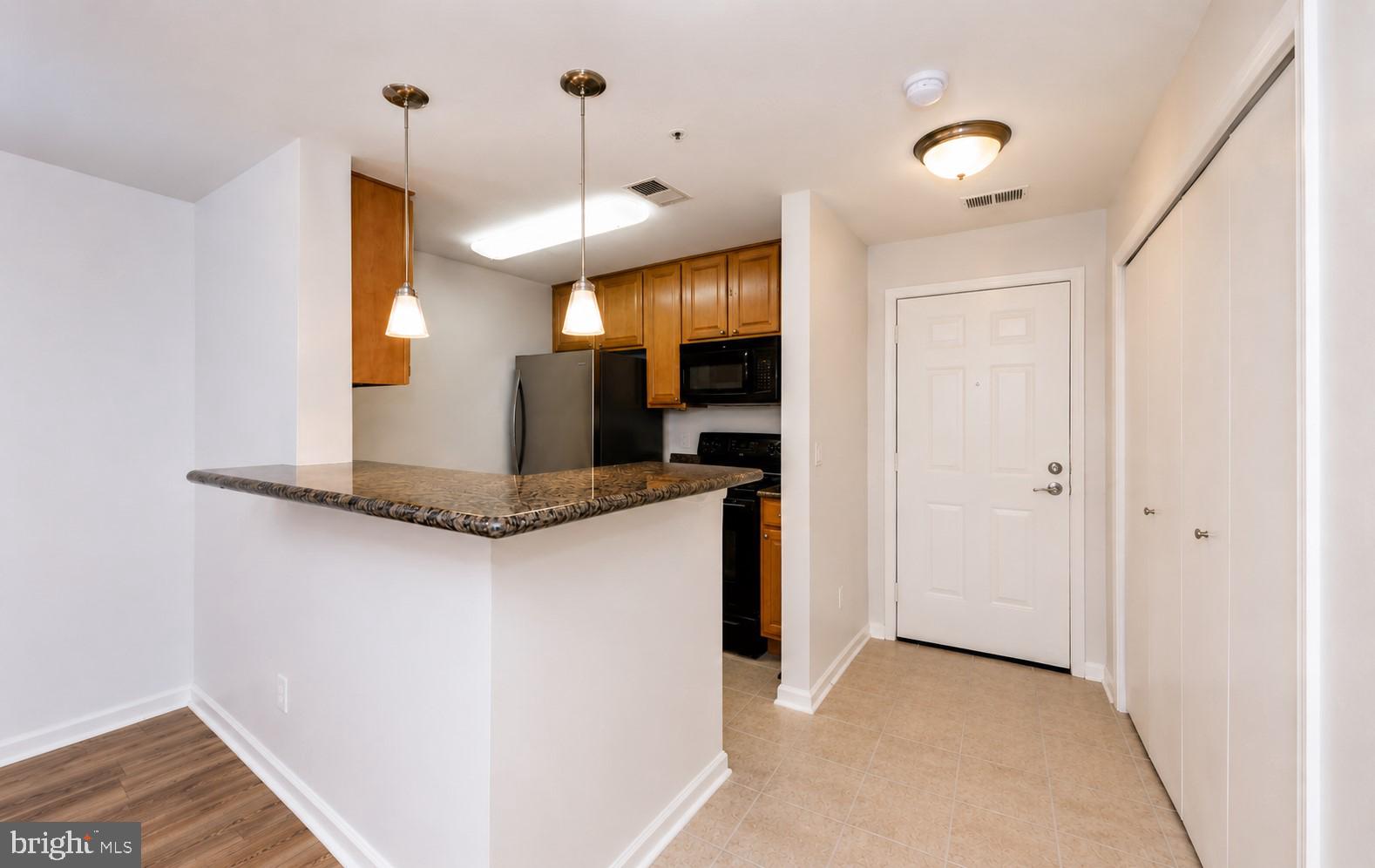 FOUR WINDS AT OAKTON - Residential