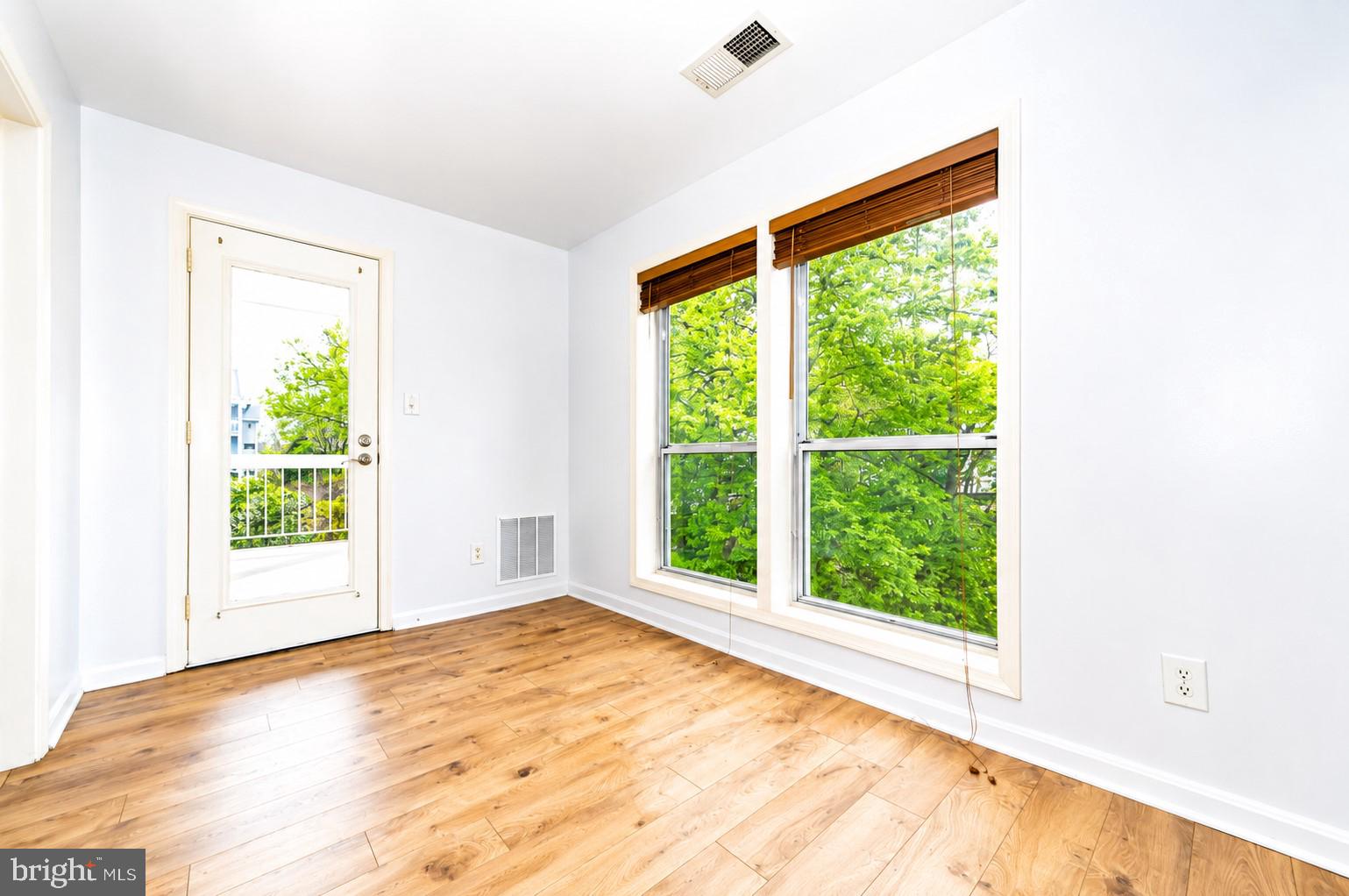 FOUR WINDS AT OAKTON - Residential