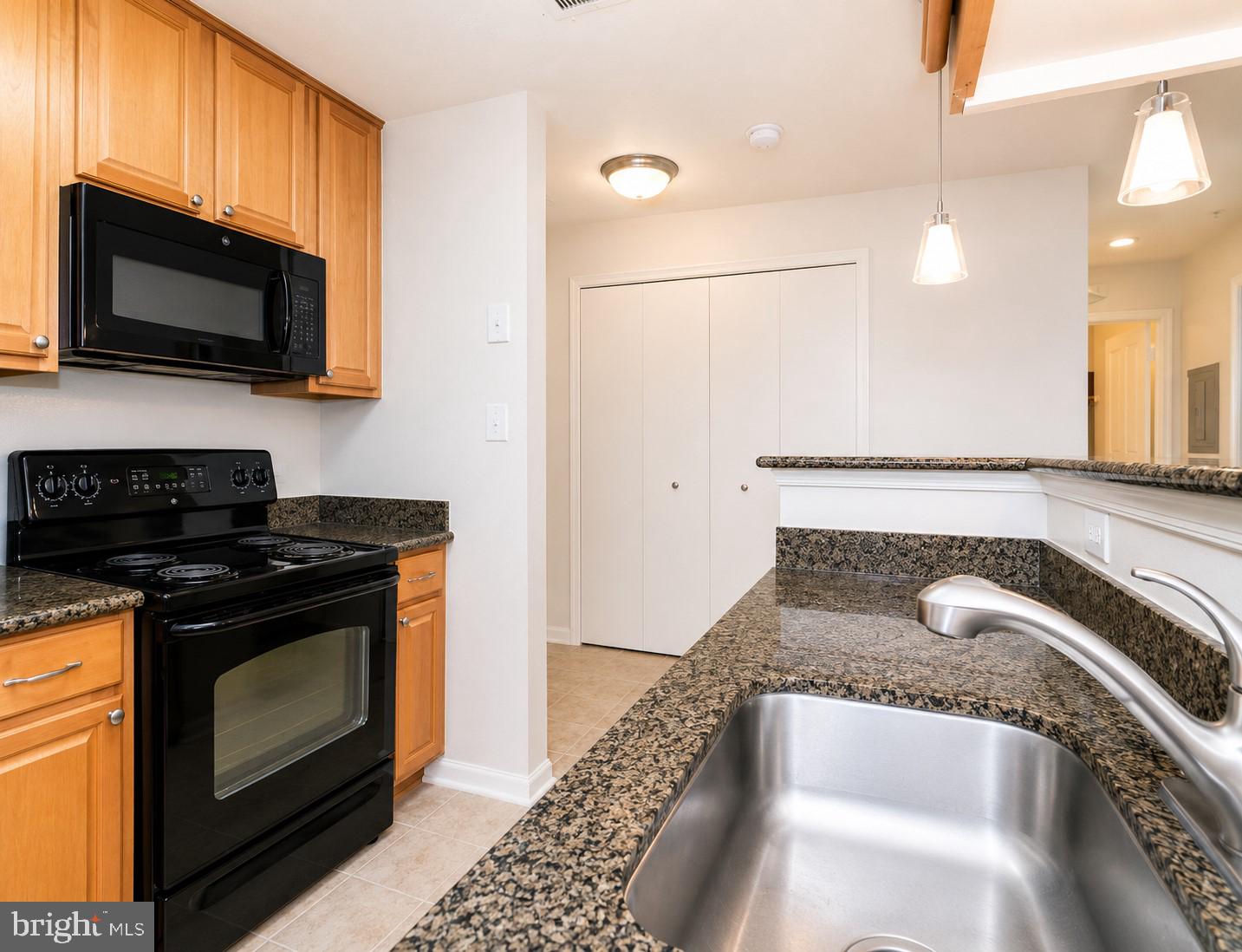 FOUR WINDS AT OAKTON - Residential