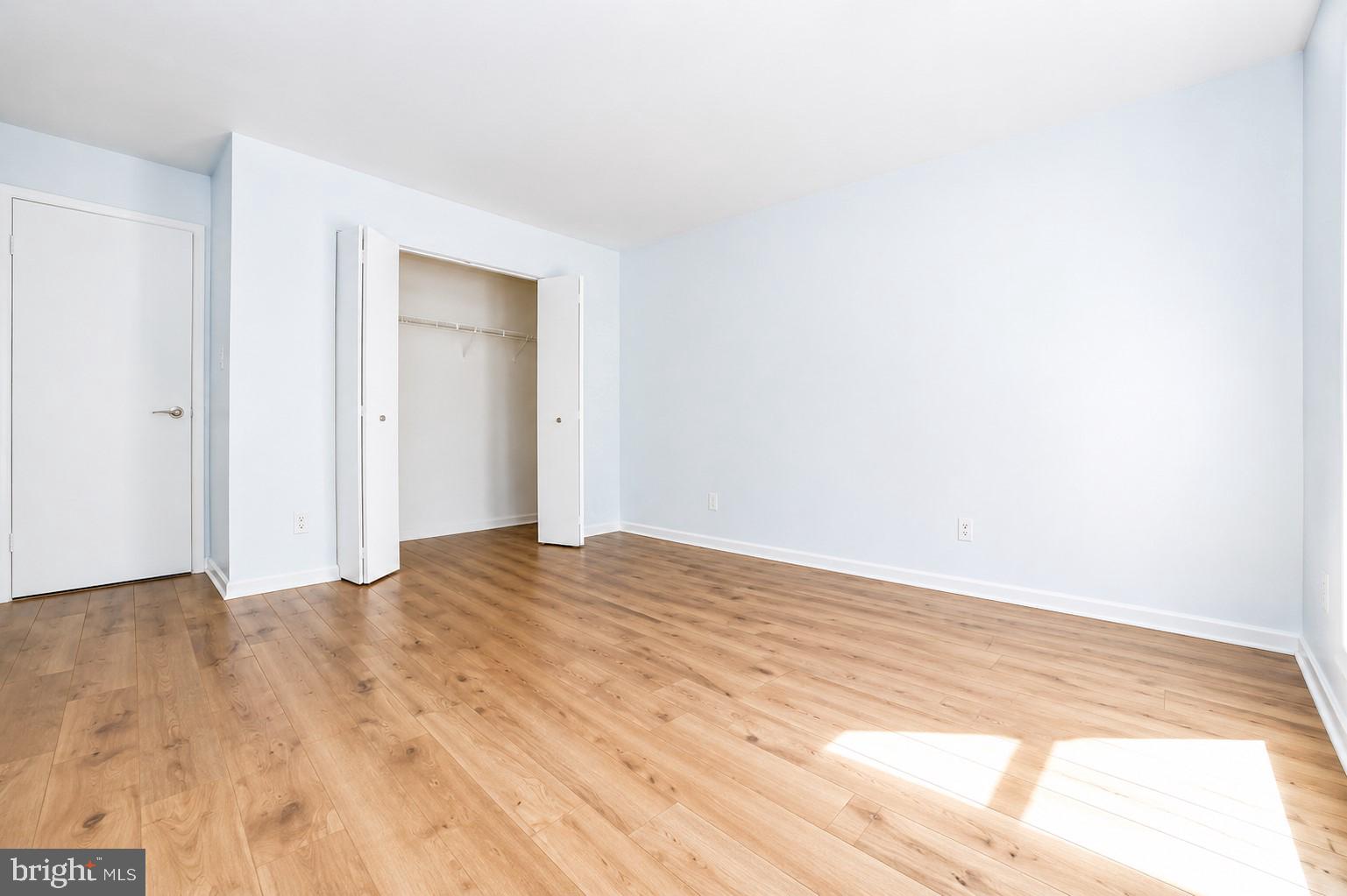 FOUR WINDS AT OAKTON - Residential