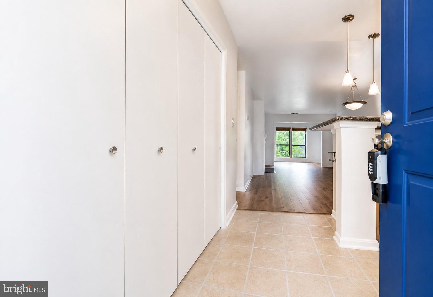 FOUR WINDS AT OAKTON - Residential