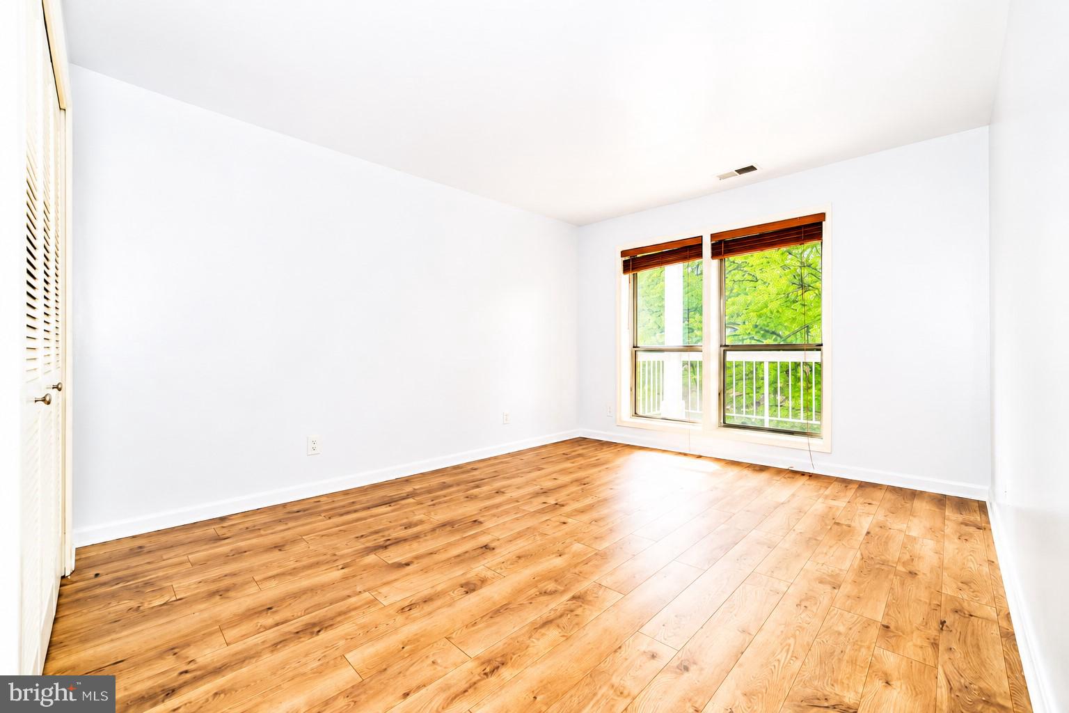 FOUR WINDS AT OAKTON - Residential