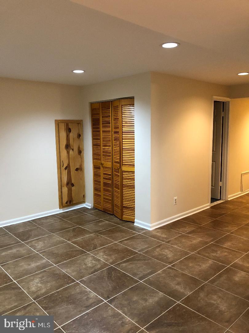 FRANKLIN FARM - Residential Lease