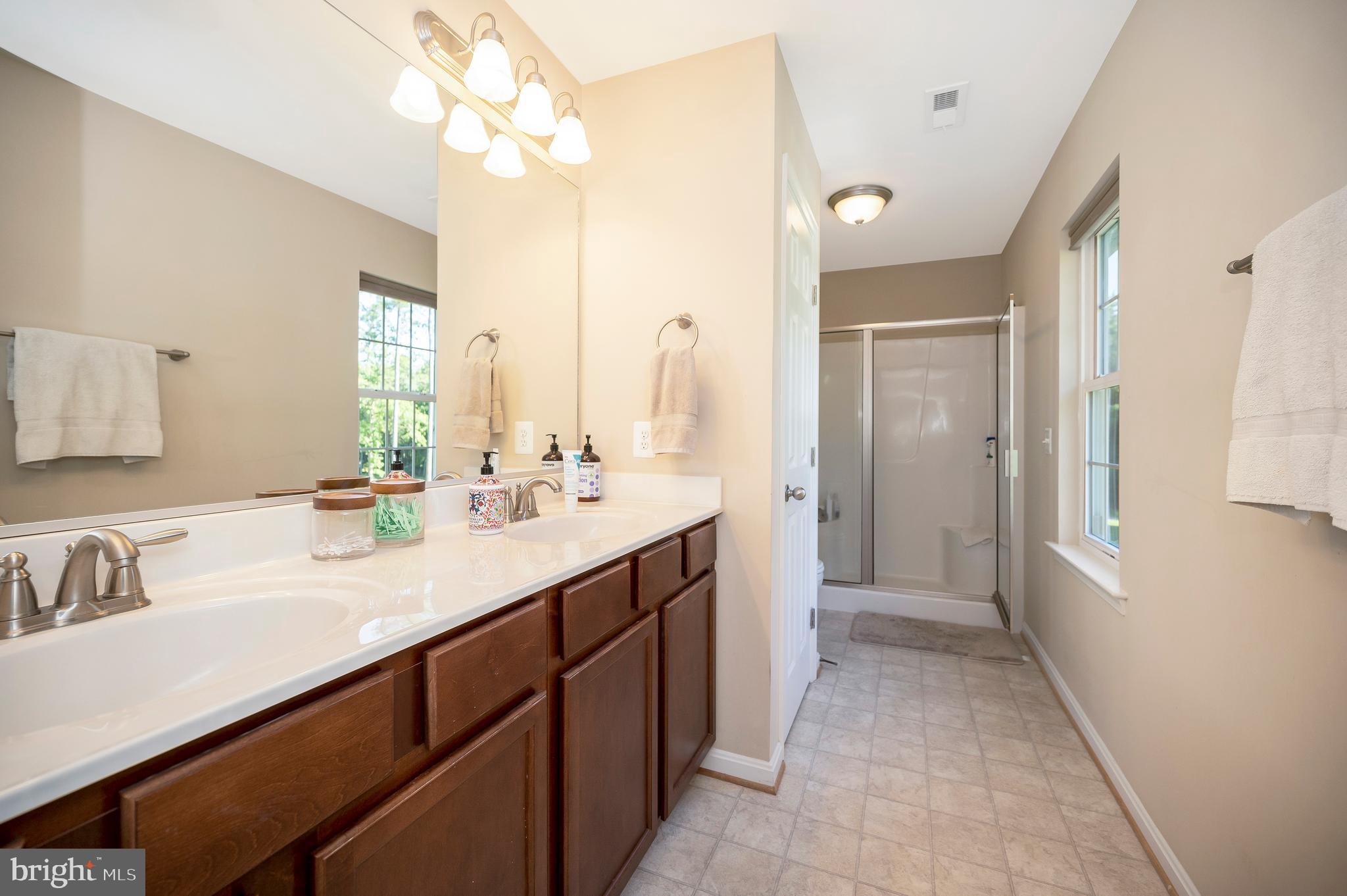 WESTBURY - Residential