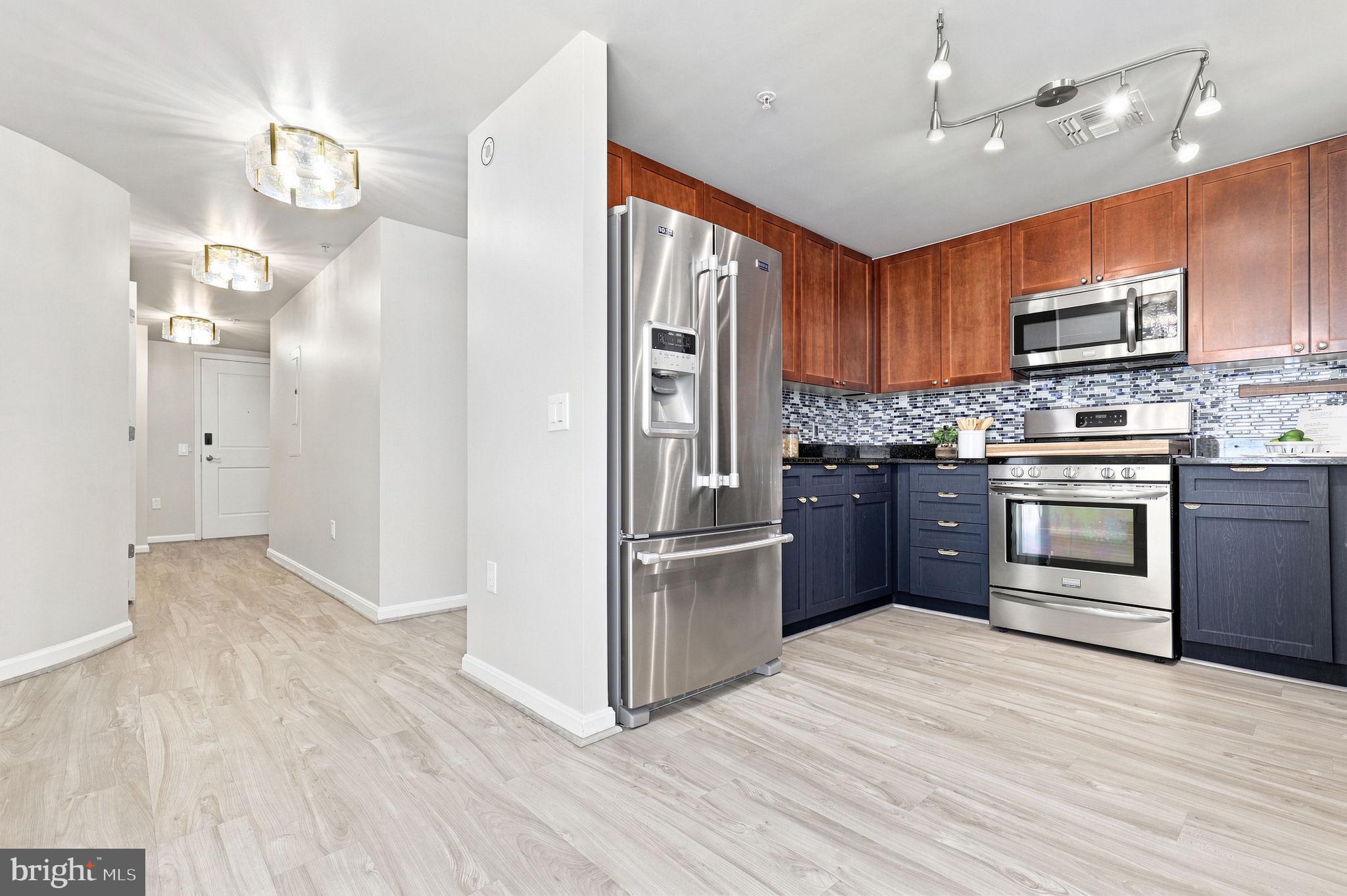 930 WAYNE AVENUE 1305