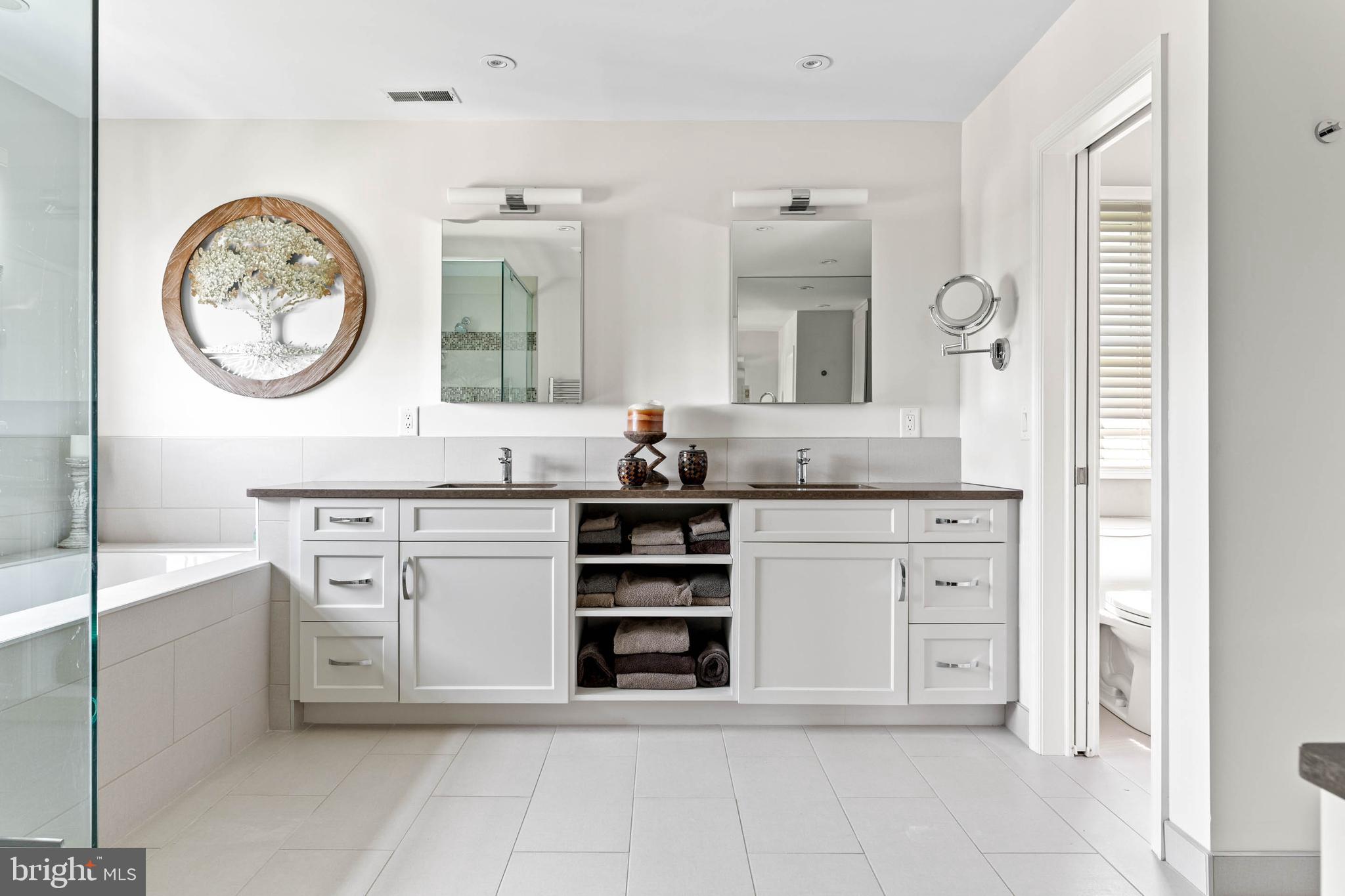 MERION HILL - Residential