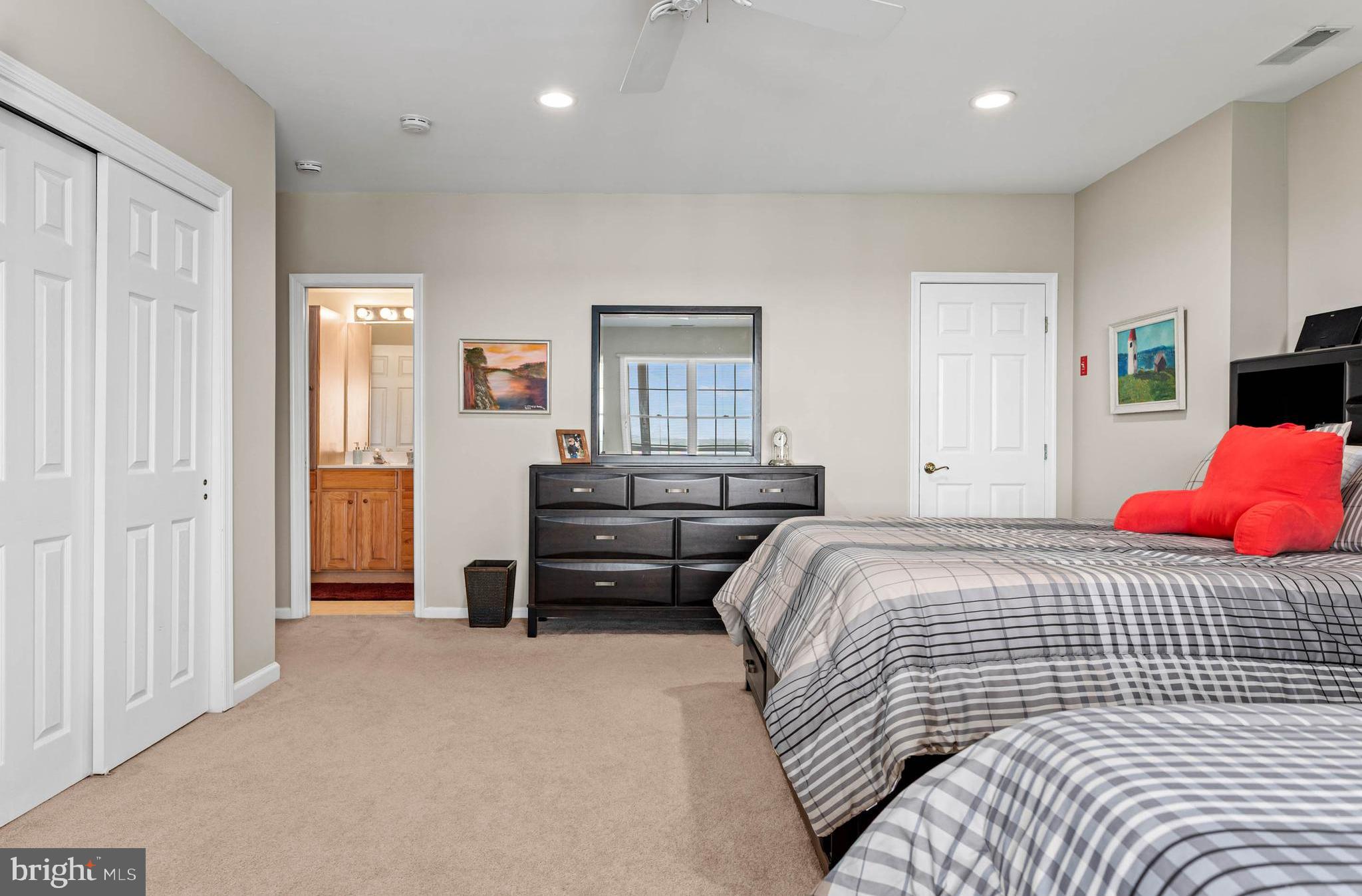 MERION HILL - Residential