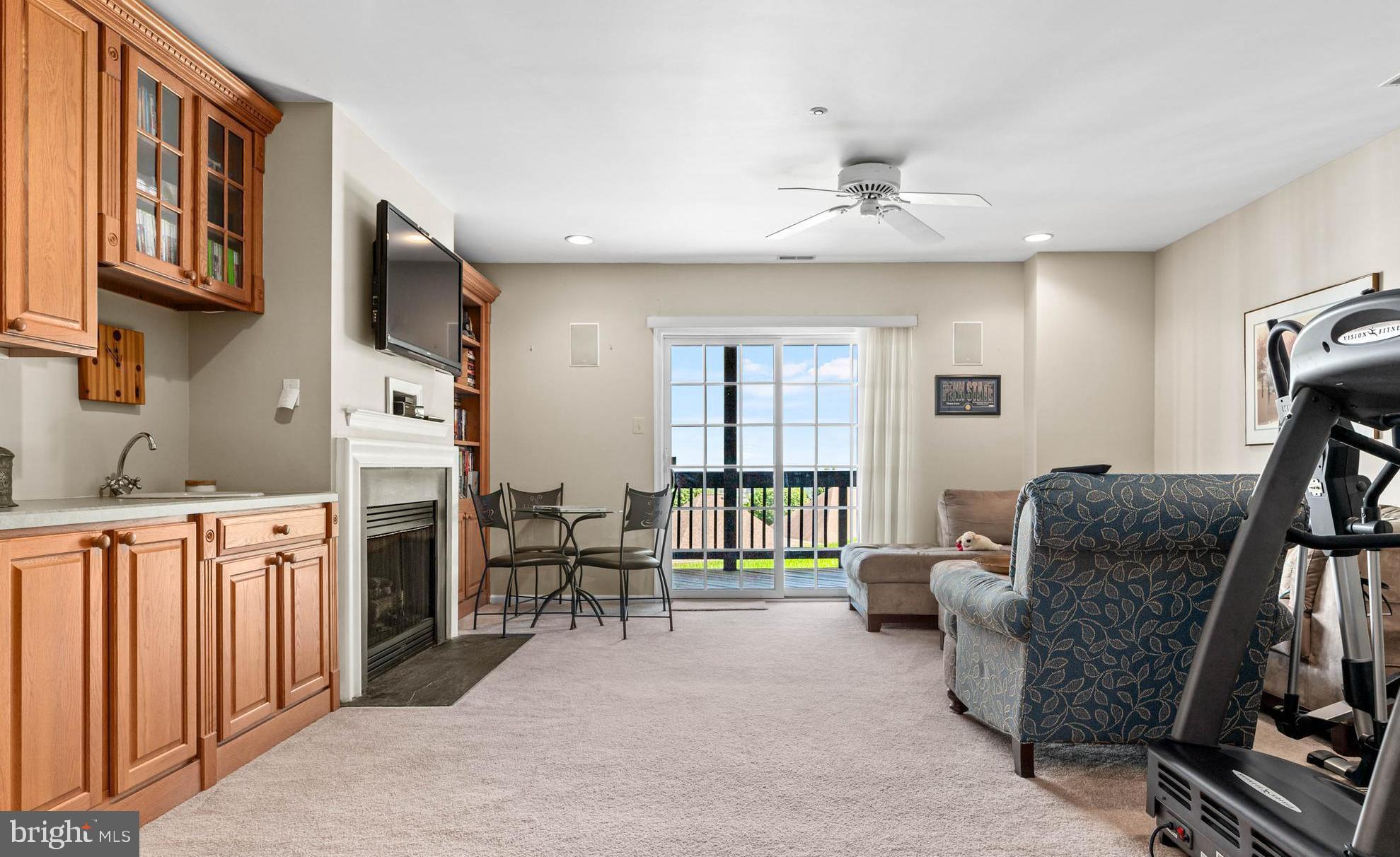 MERION HILL - Residential