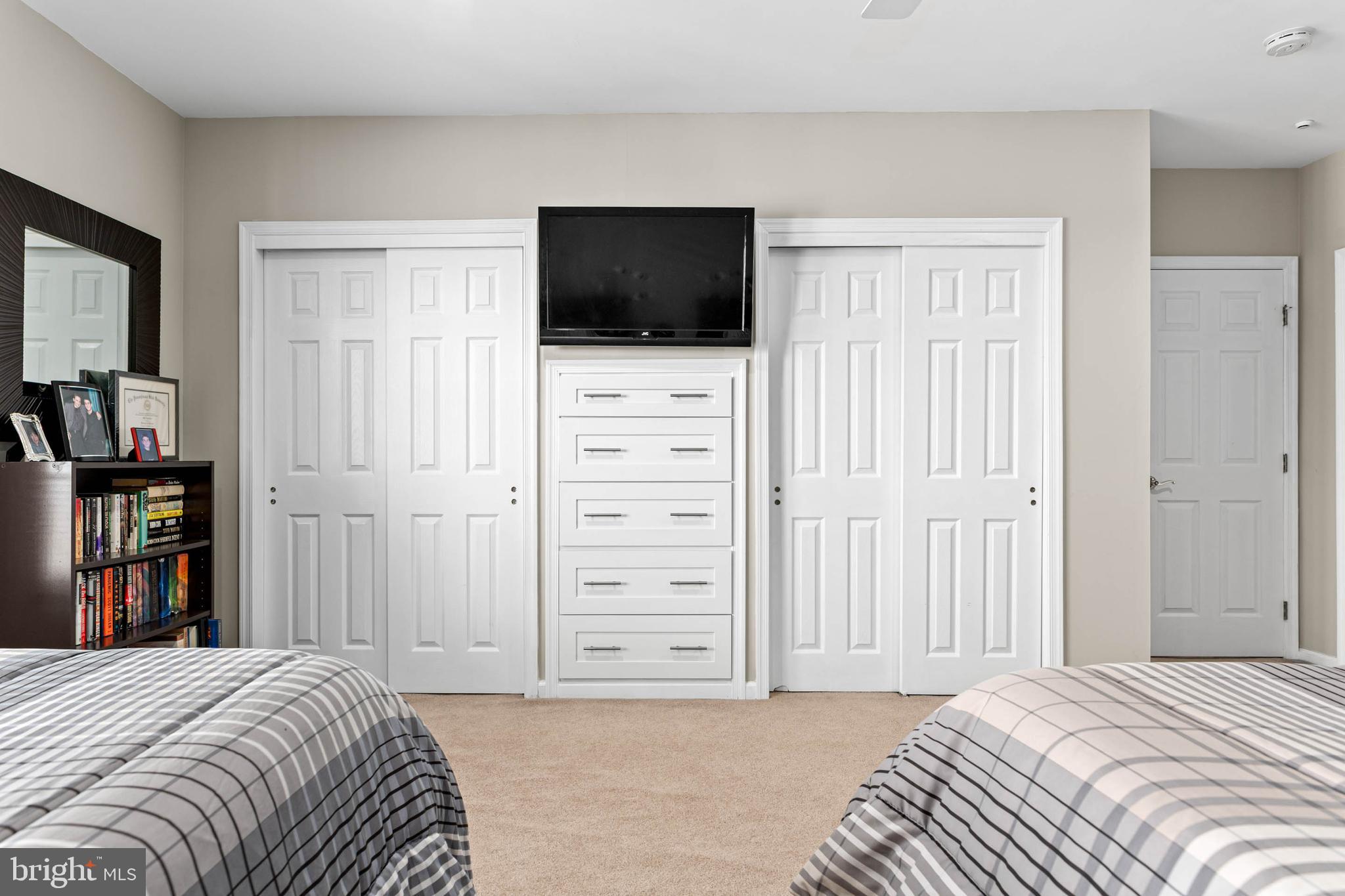 MERION HILL - Residential