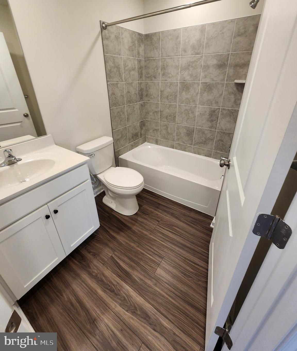 RED CLOVER MEADOWS - Residential Lease