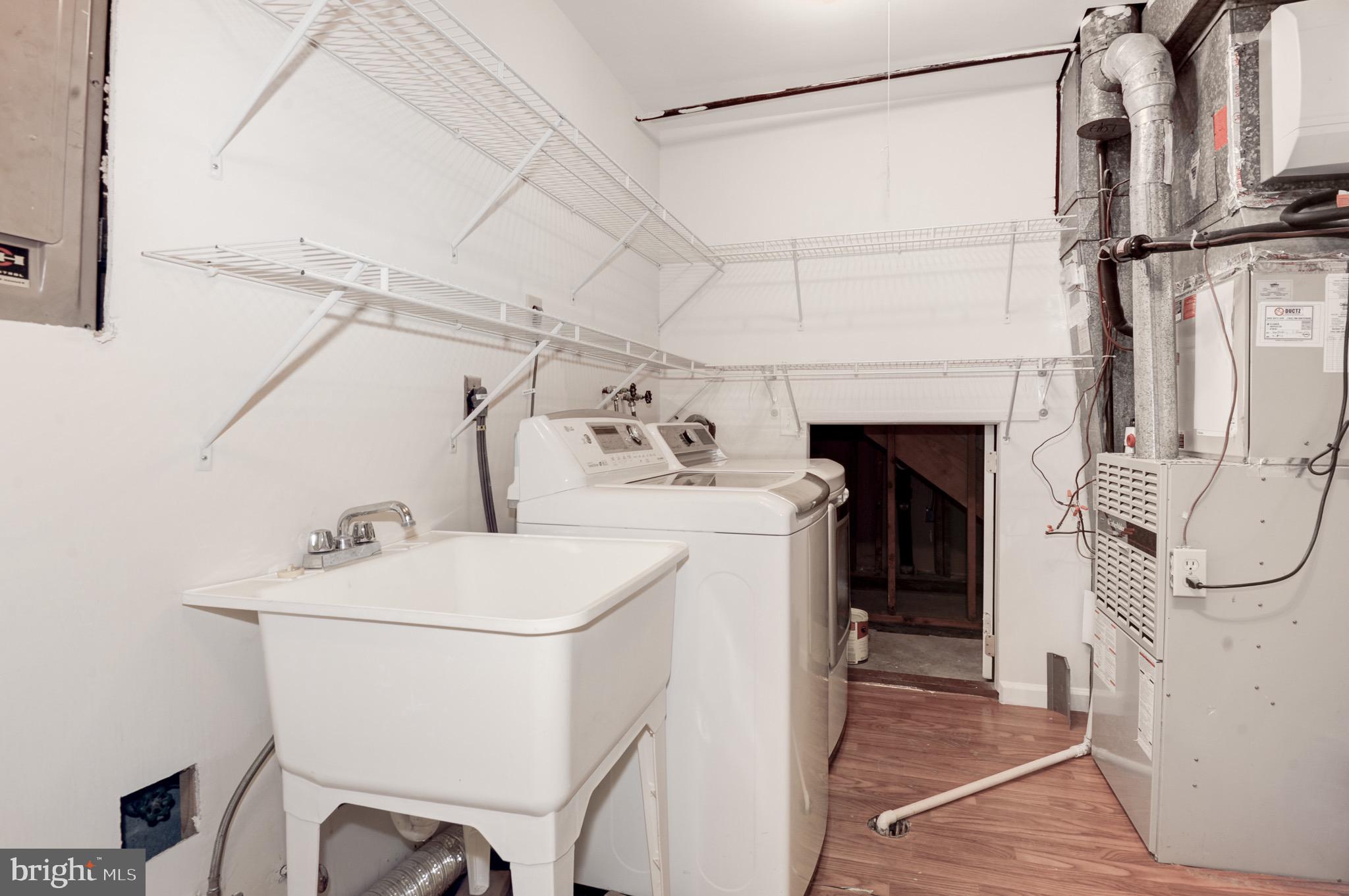 RESTON - Residential Lease