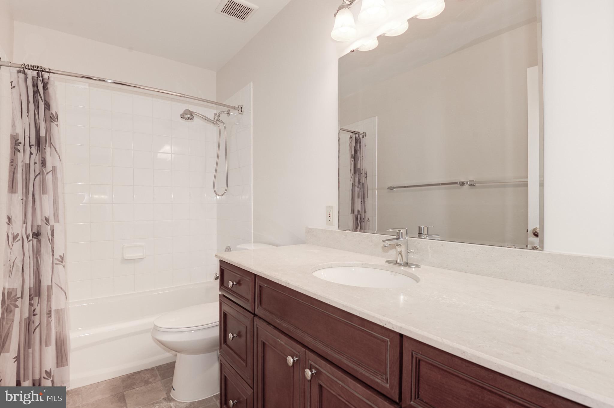 RESTON - Residential Lease