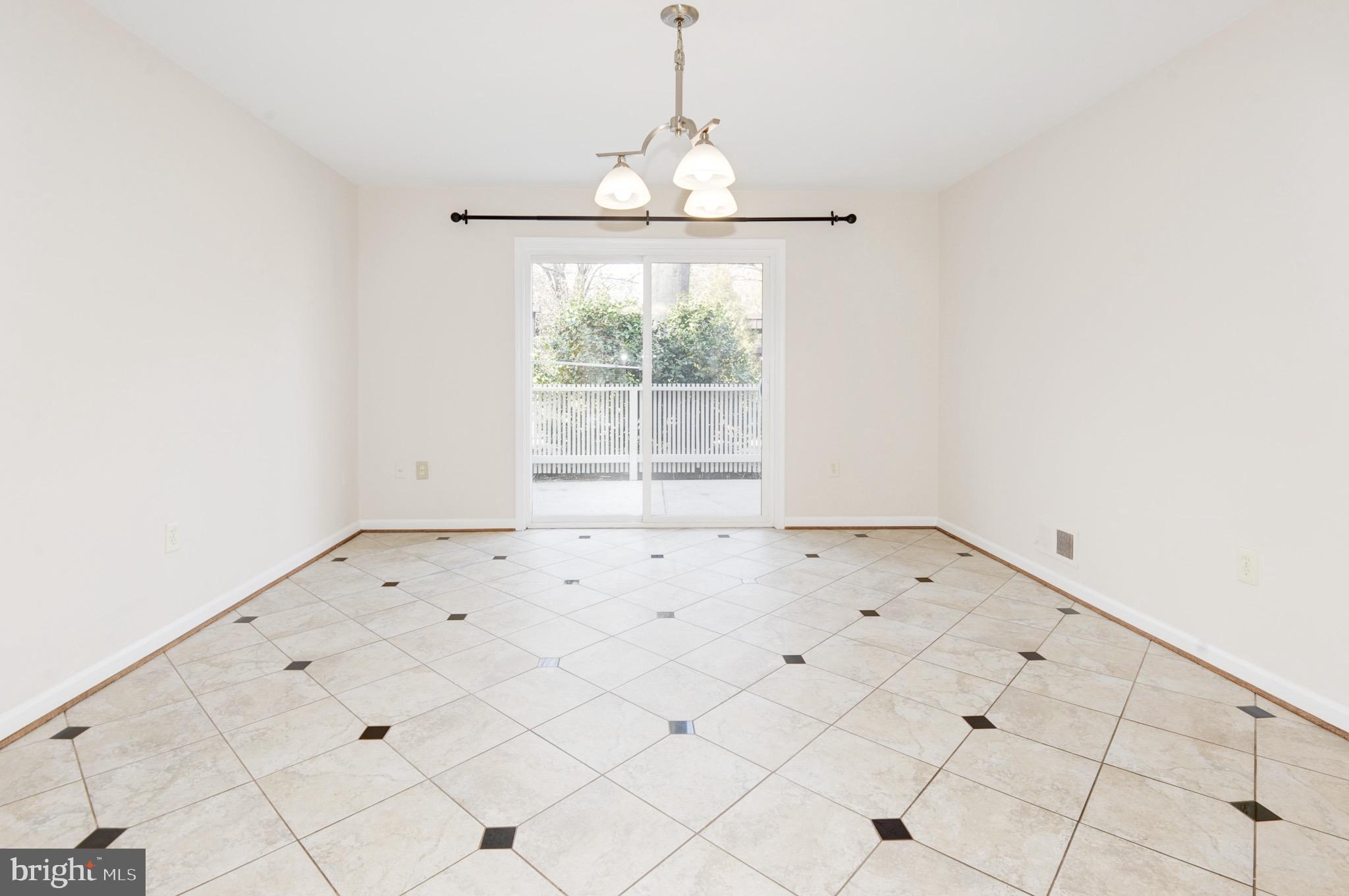 RESTON - Residential Lease