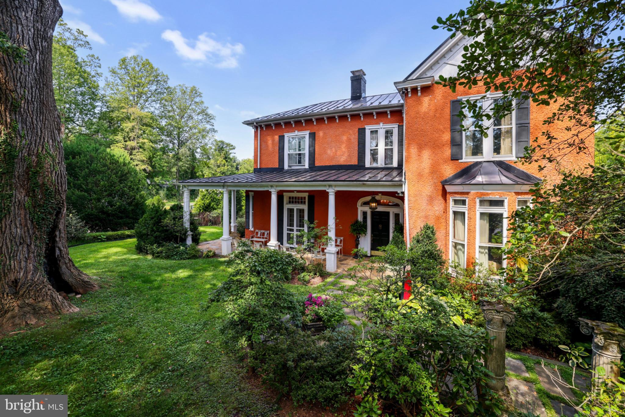 330 ALEXANDRIA PIKE