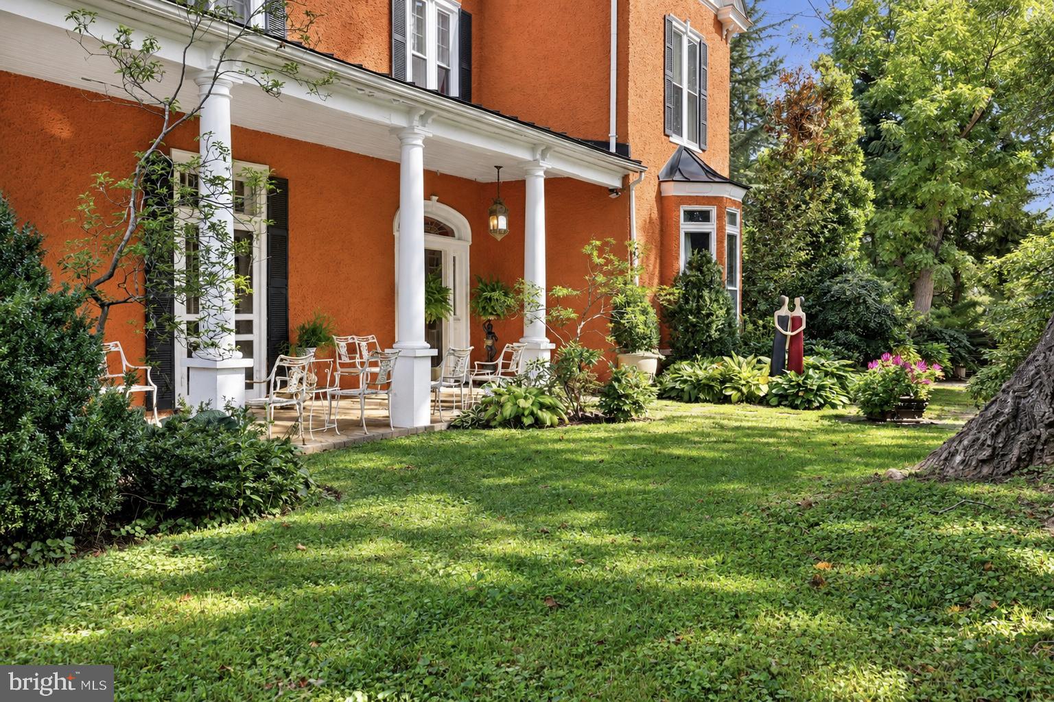 330 ALEXANDRIA PIKE