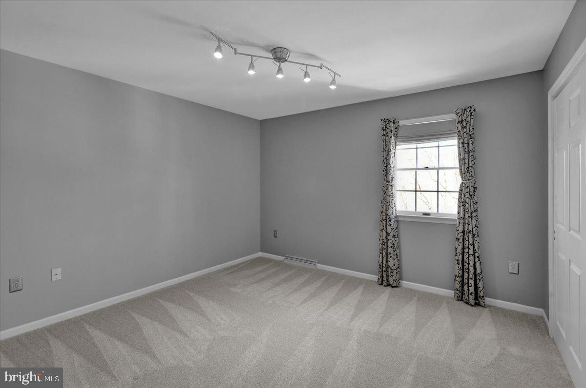 PATHFINDER VALLEY - Residential