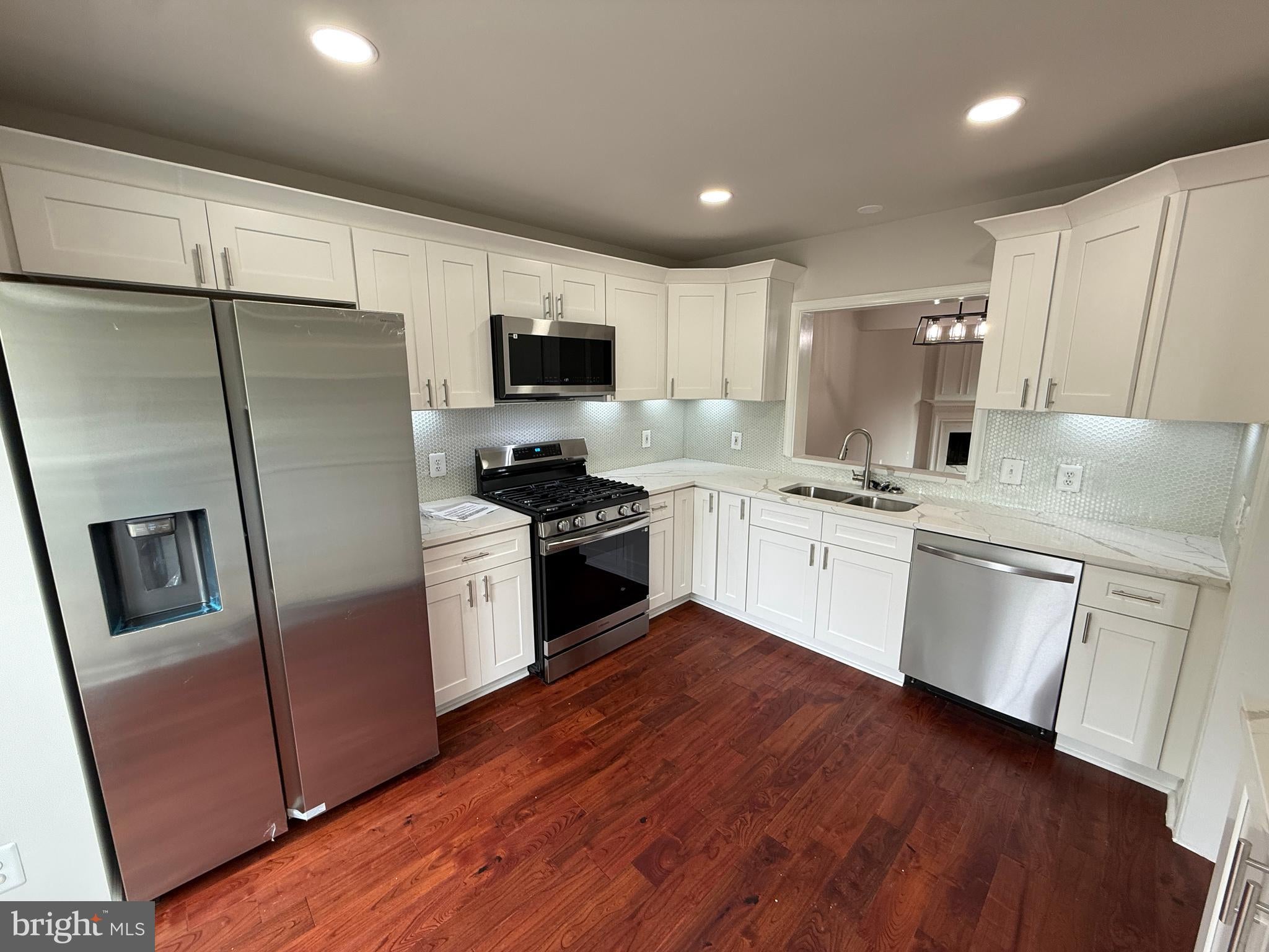 333 STABLE VIEW TERRACE NE