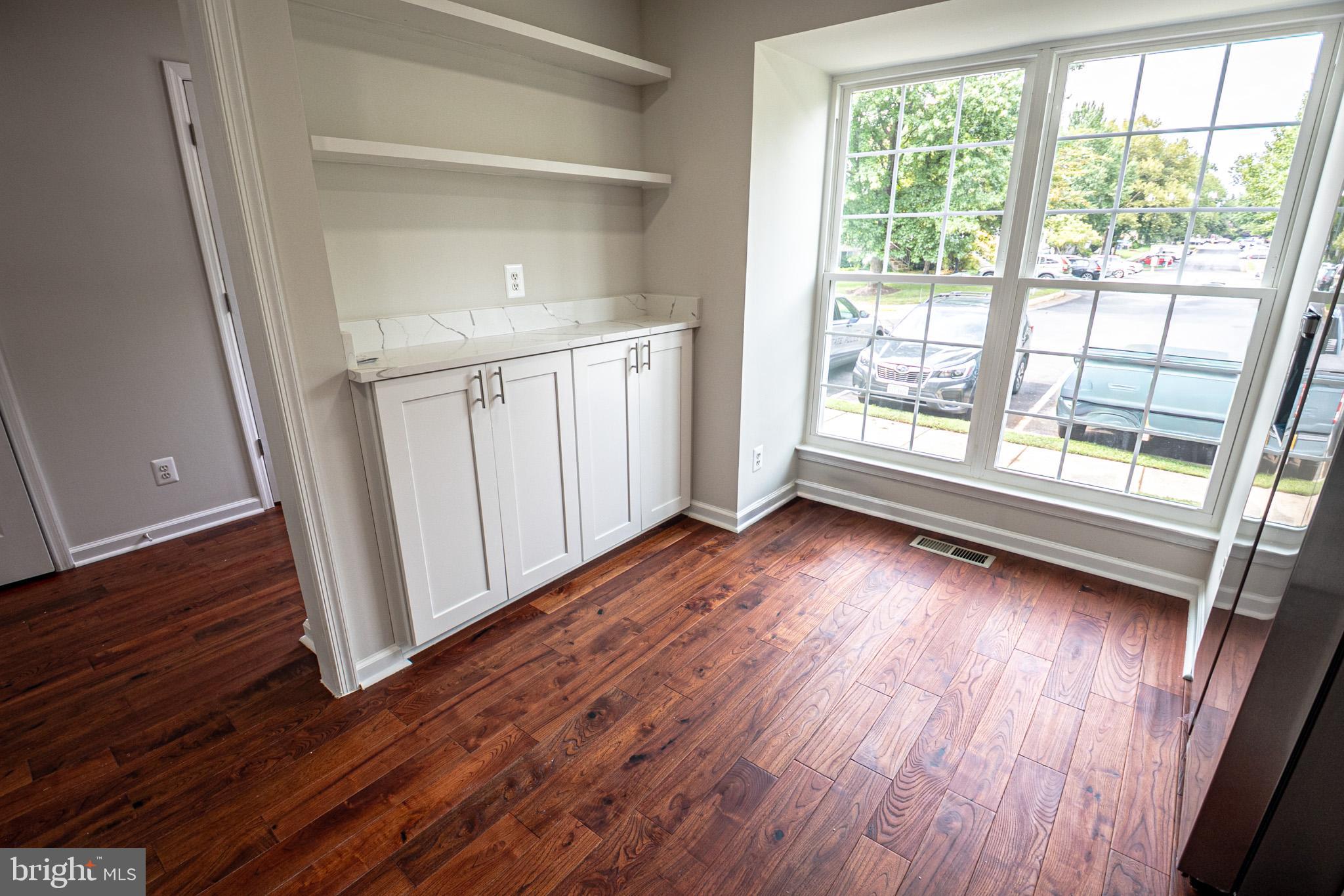 333 STABLE VIEW TERRACE NE
