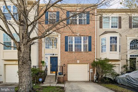 Townhouse For Sale - 8716 Stonehouse Drive<br/> Howard County, ELLICOTT CITY, MD 21043