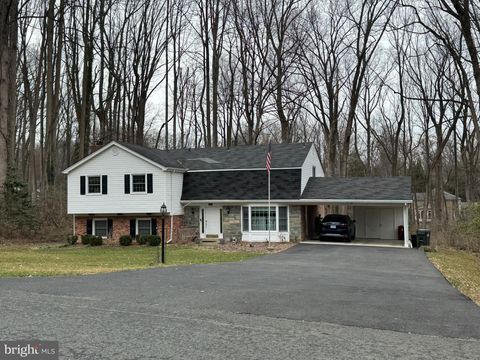 2042 CARRHILL ROAD VIENNA VA 22181