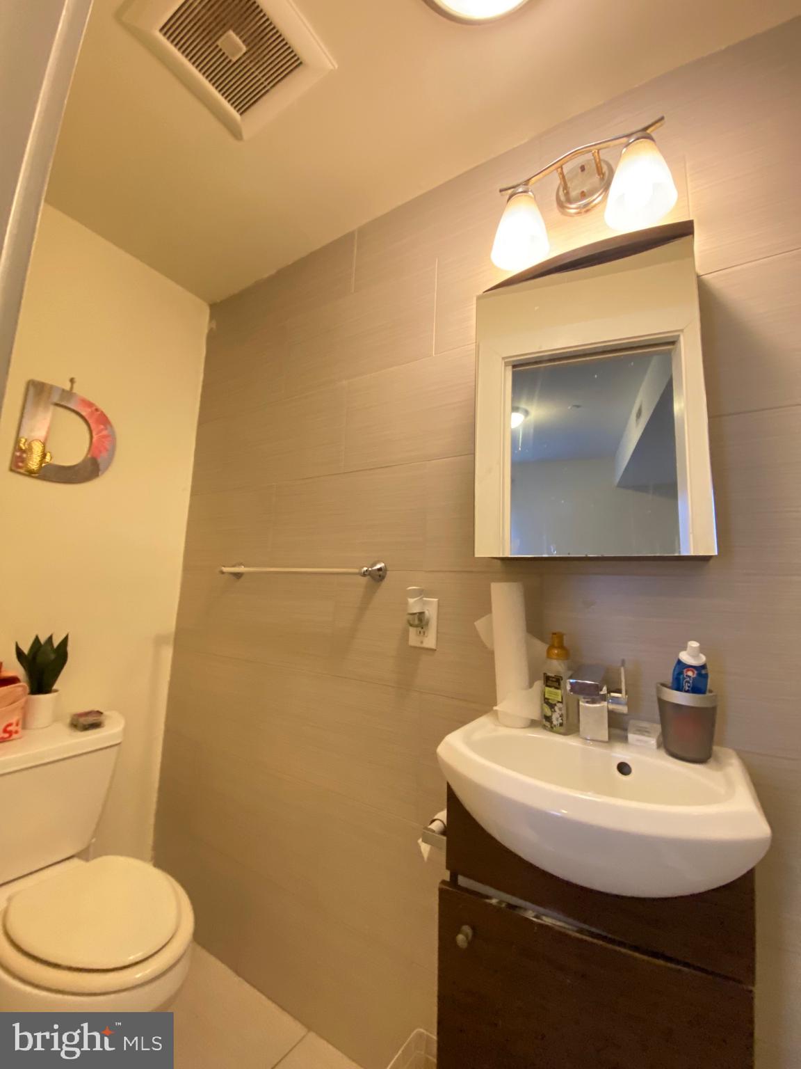 TEMPLE UNIVERSITY - Residential Lease