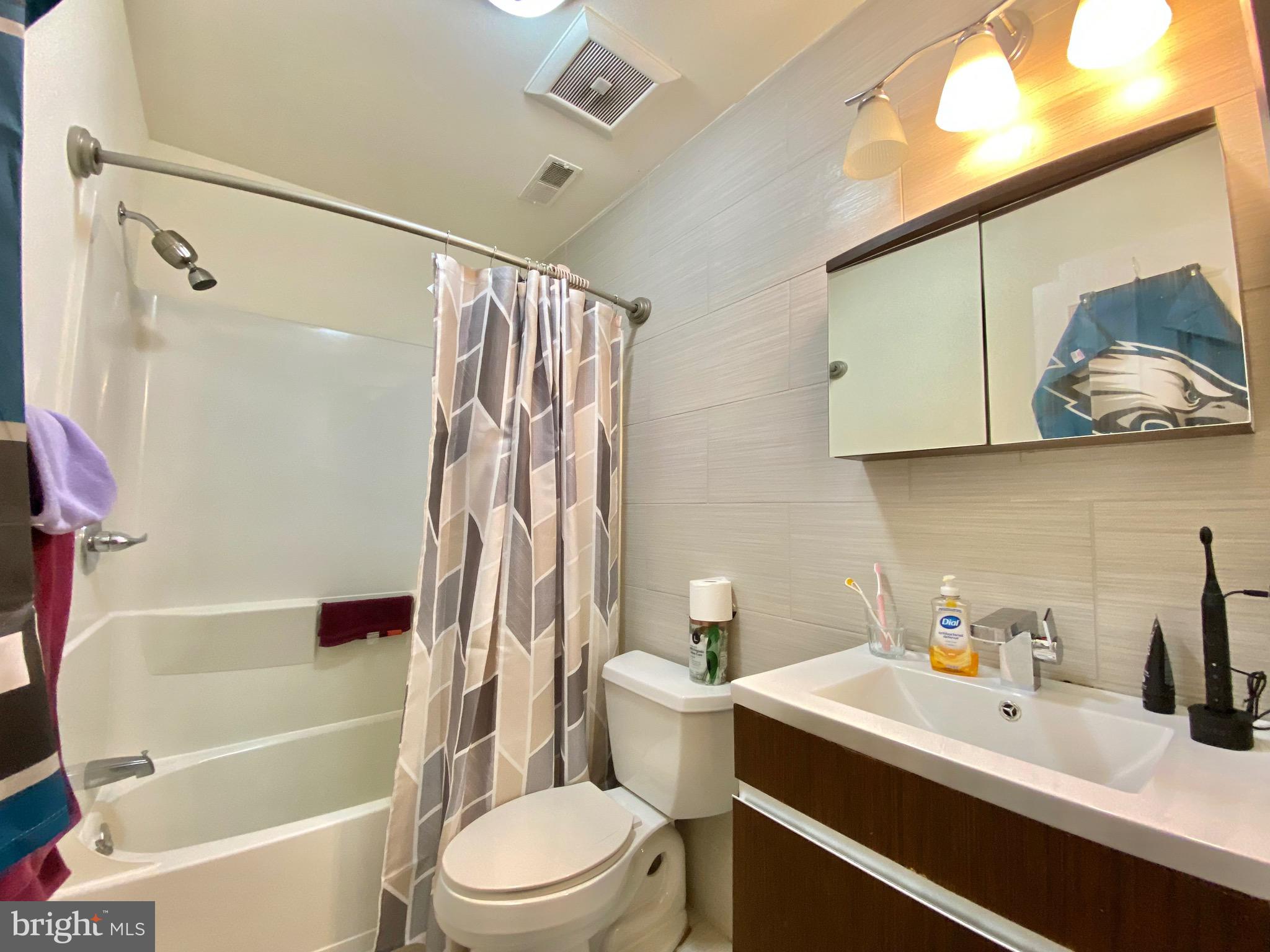 TEMPLE UNIVERSITY - Residential Lease