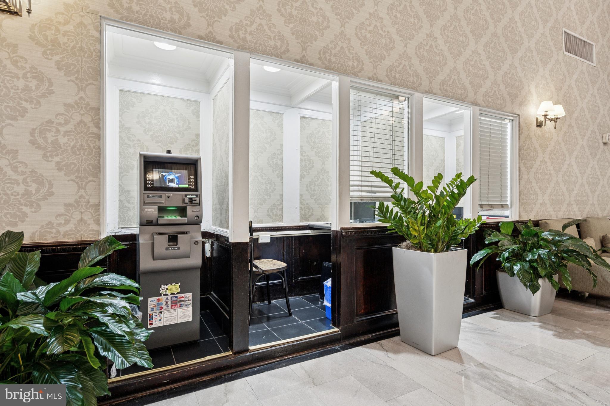 CENTER CITY - Residential Lease