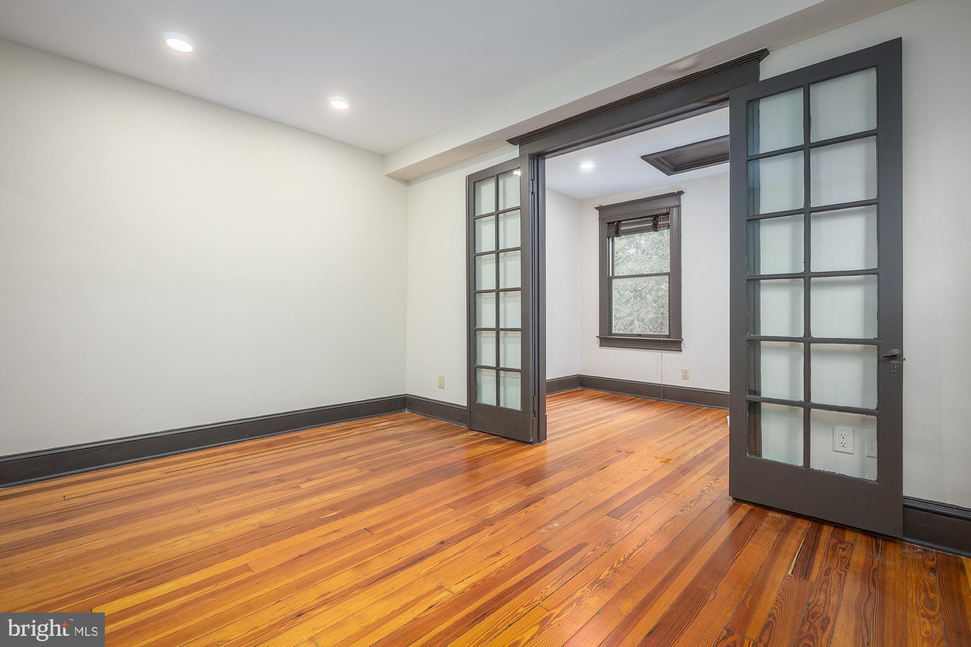 CHARLES VILLAGE - Residential