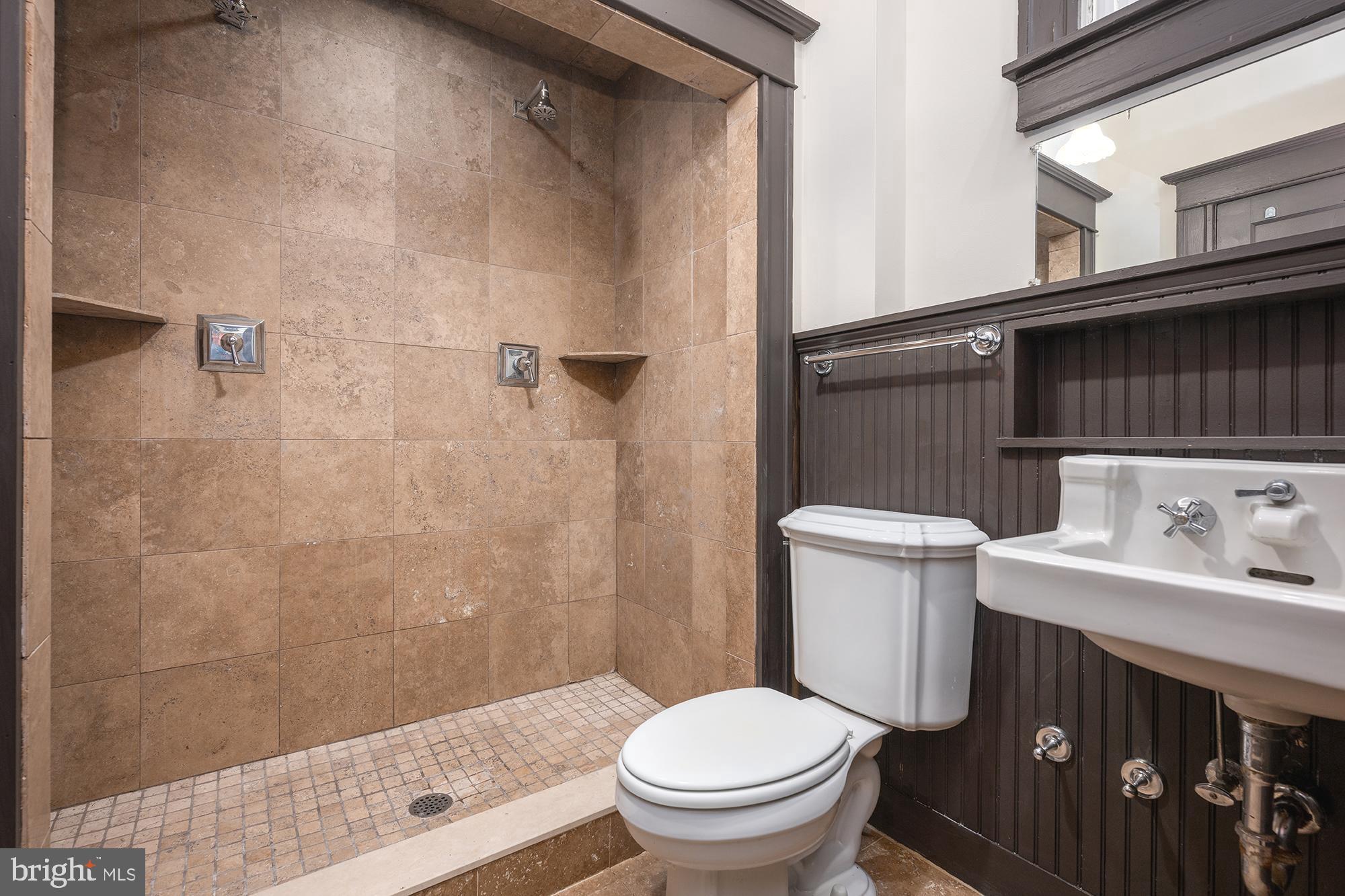 CHARLES VILLAGE - Residential