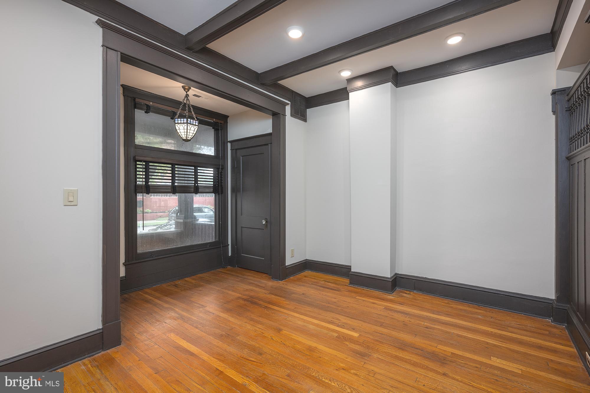 CHARLES VILLAGE - Residential