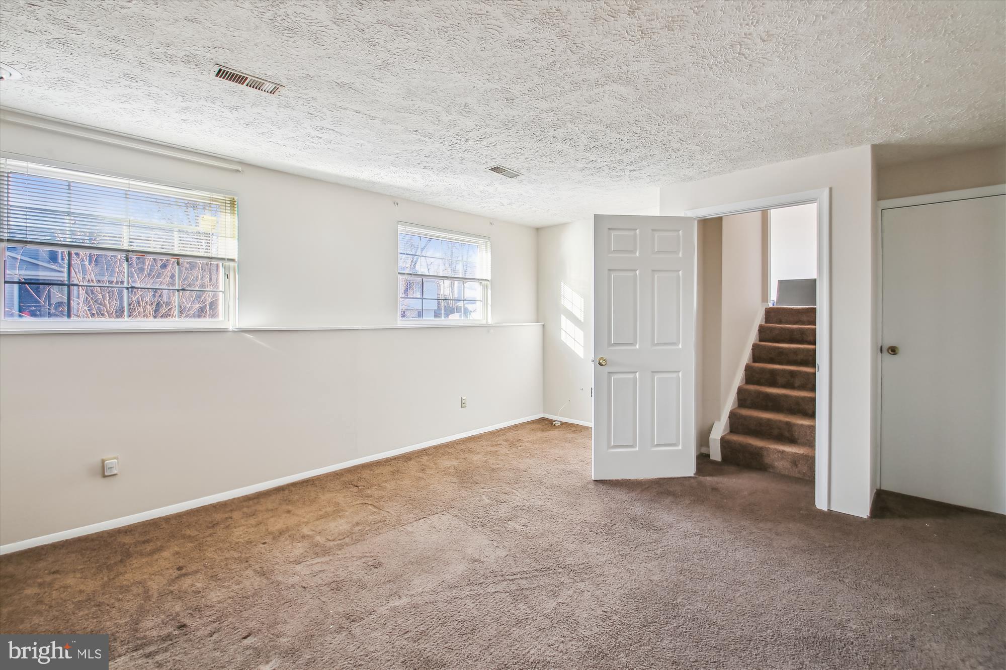 HARMANS WOODS - Residential