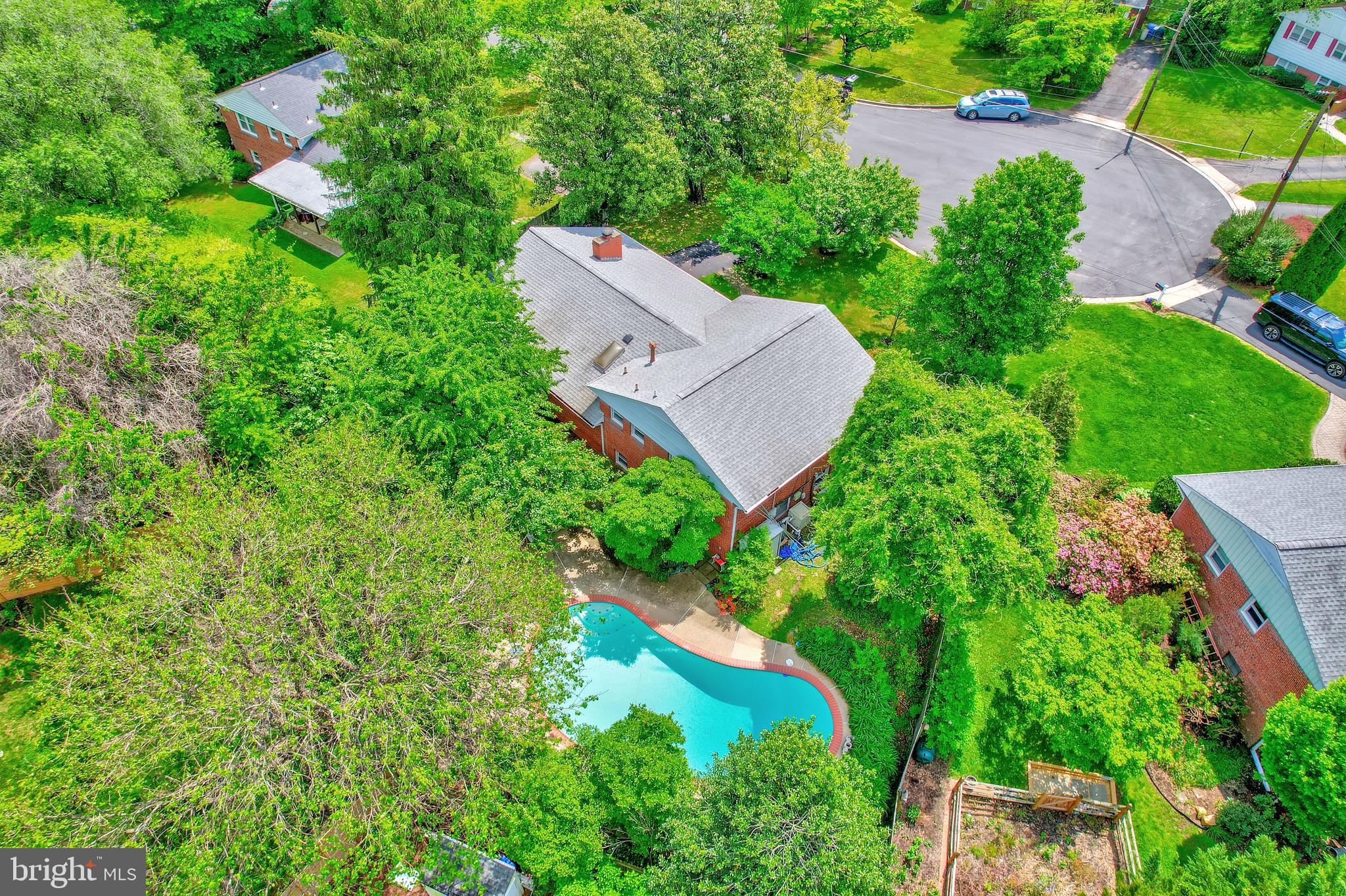 BROYHILLS MCLEAN ESTATES - Residential