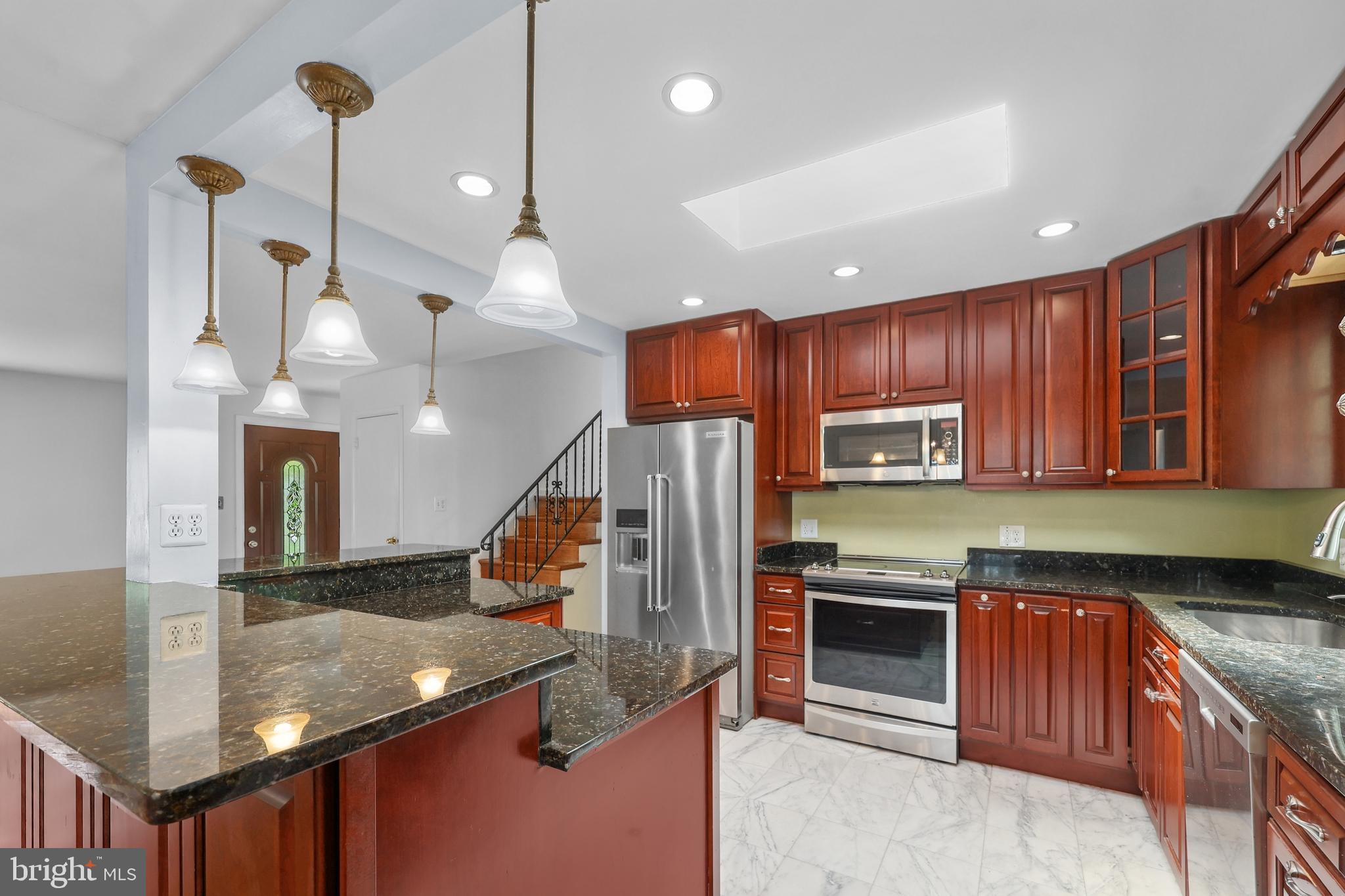 BROYHILLS MCLEAN ESTATES - Residential