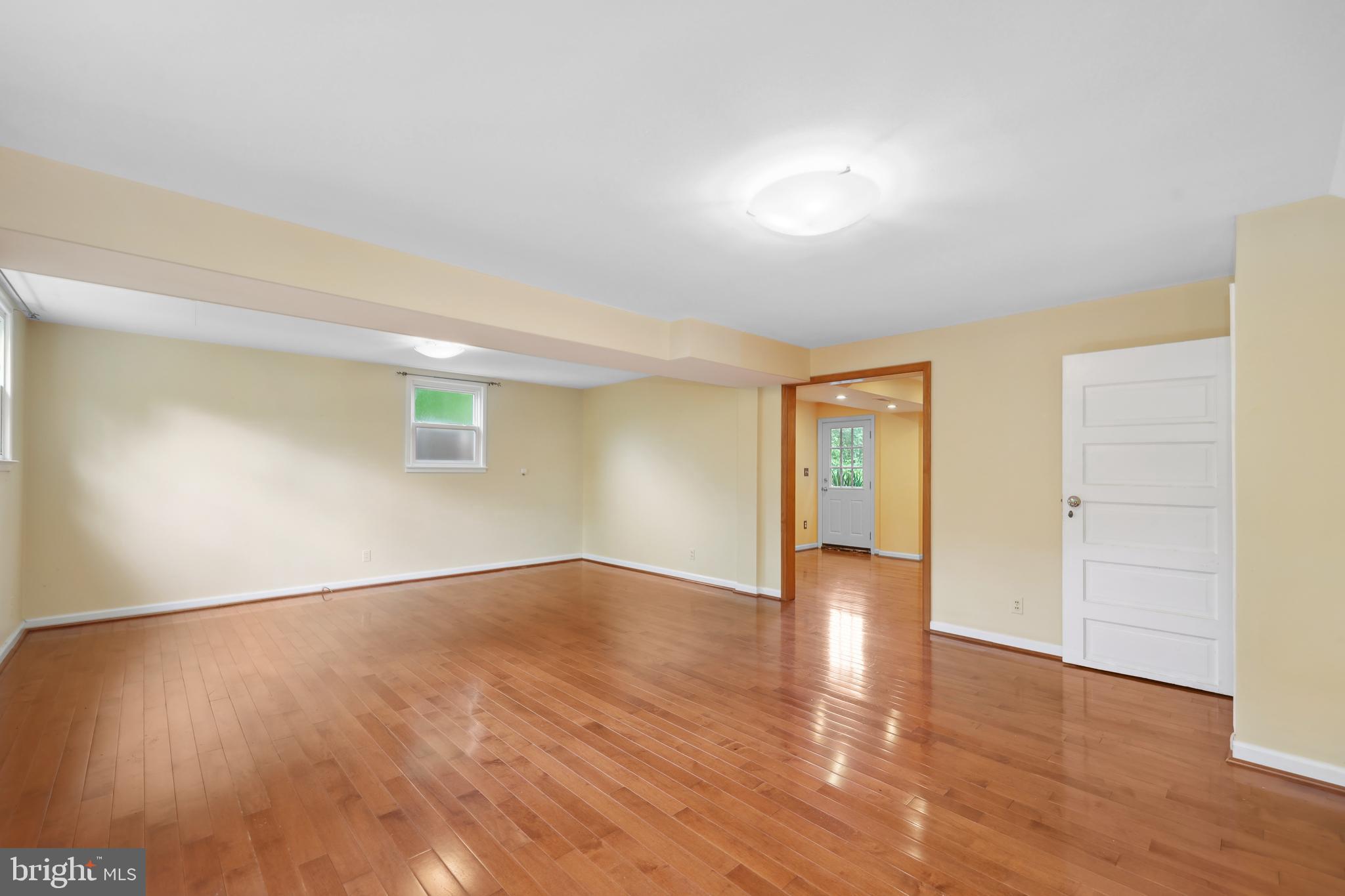 BROYHILLS MCLEAN ESTATES - Residential