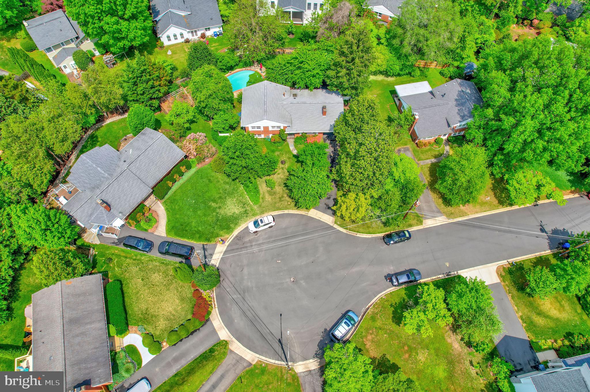 BROYHILLS MCLEAN ESTATES - Residential