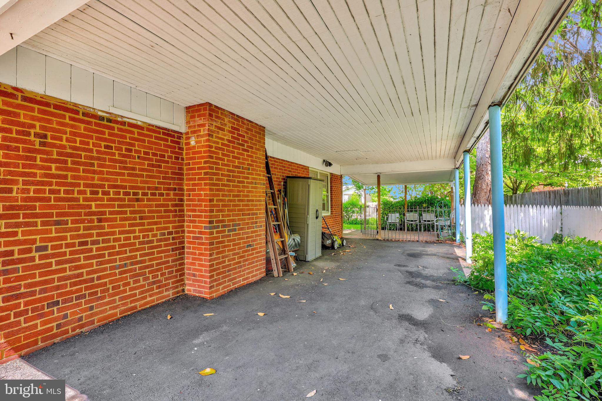 BROYHILLS MCLEAN ESTATES - Residential