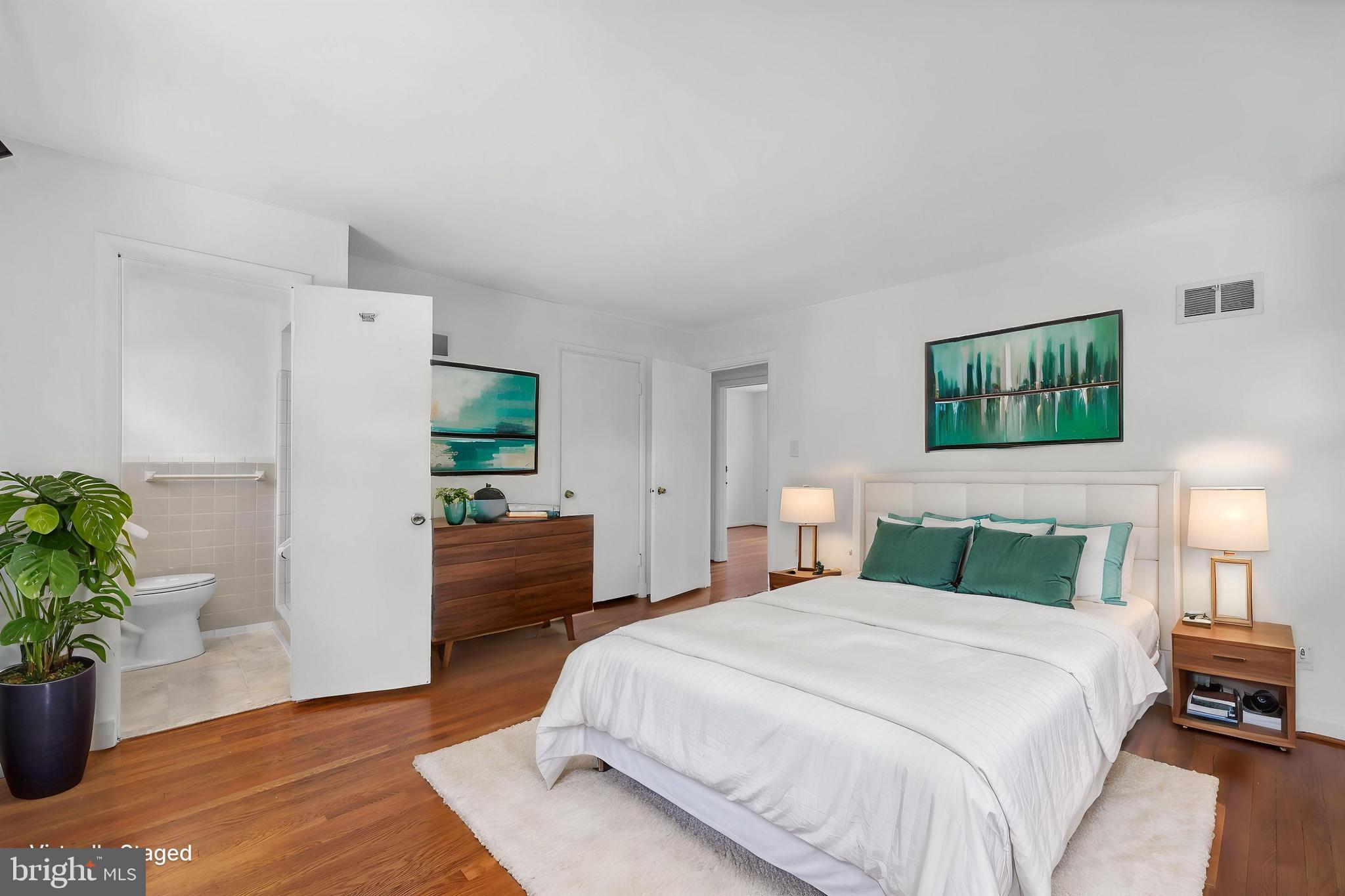 BROYHILLS MCLEAN ESTATES - Residential