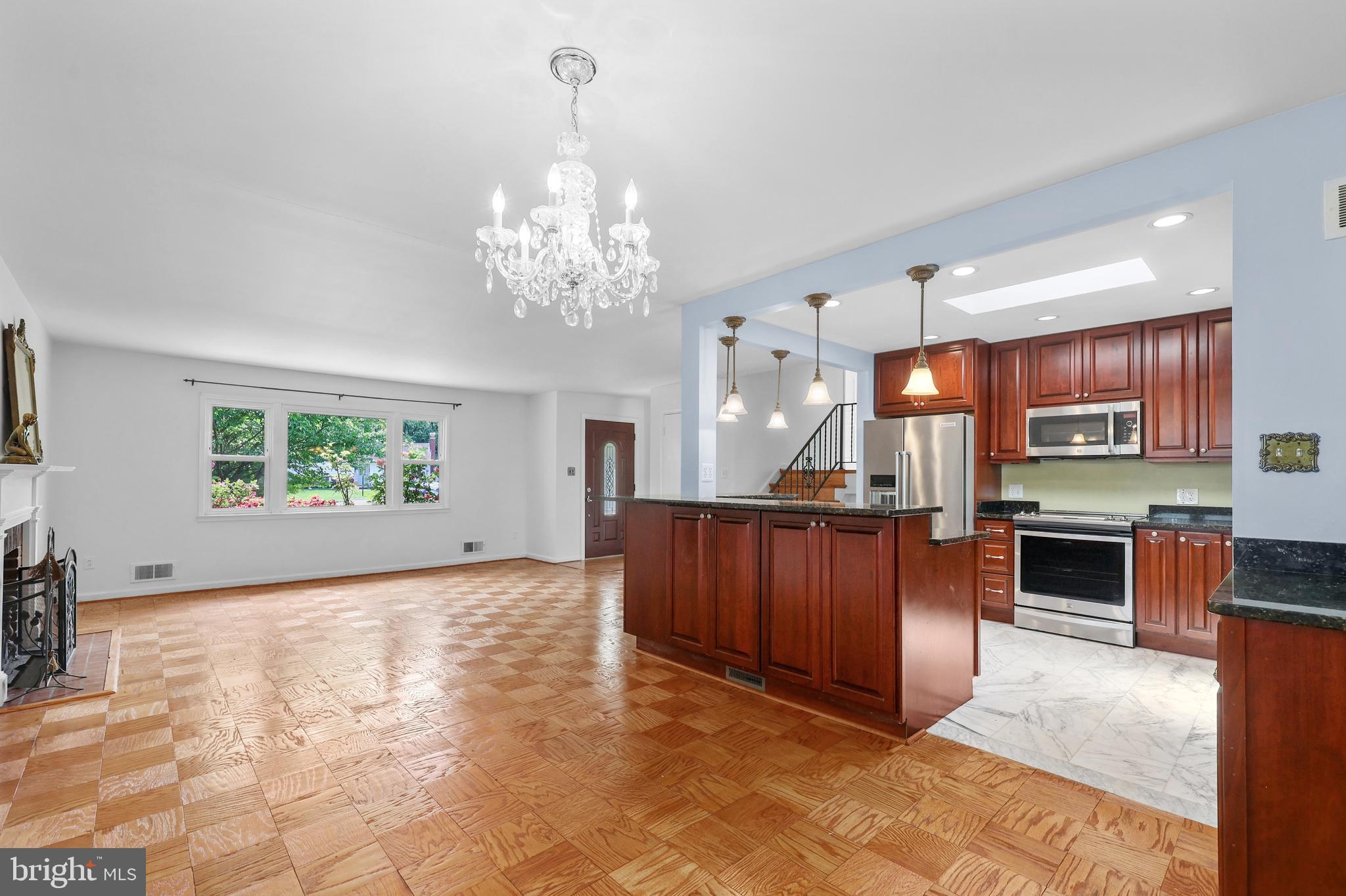 BROYHILLS MCLEAN ESTATES - Residential