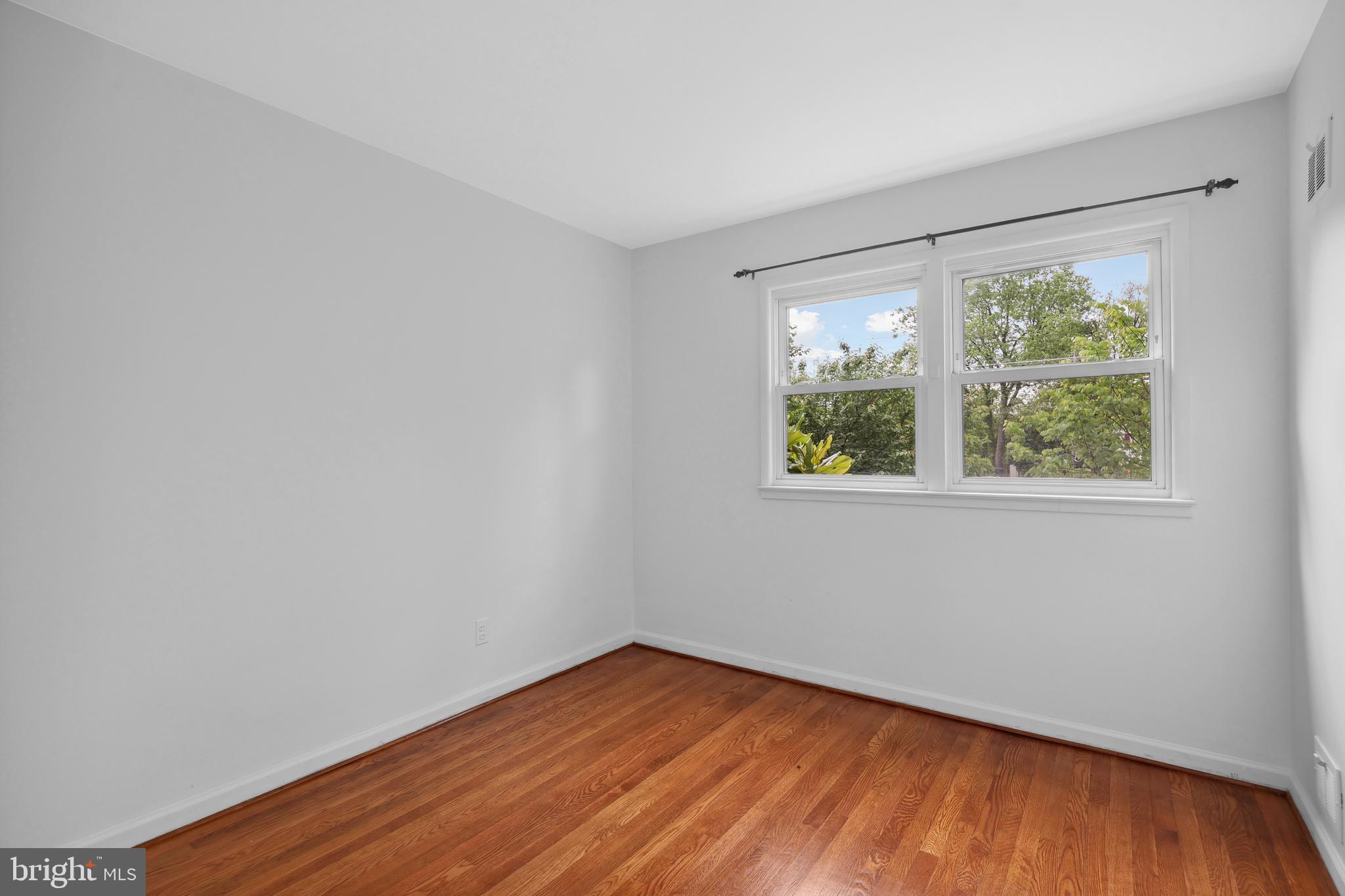 BROYHILLS MCLEAN ESTATES - Residential